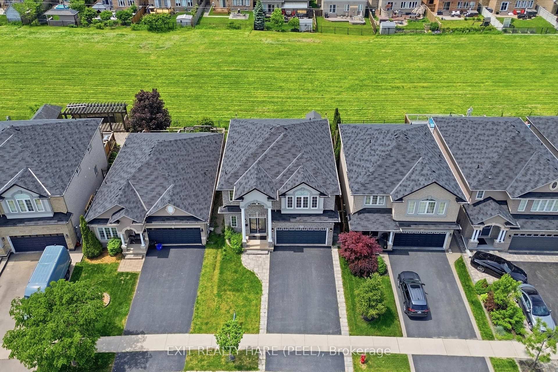 Photo 3 of 174 Irwin Avenue, Hamilton, Meadowlands — HOMEH