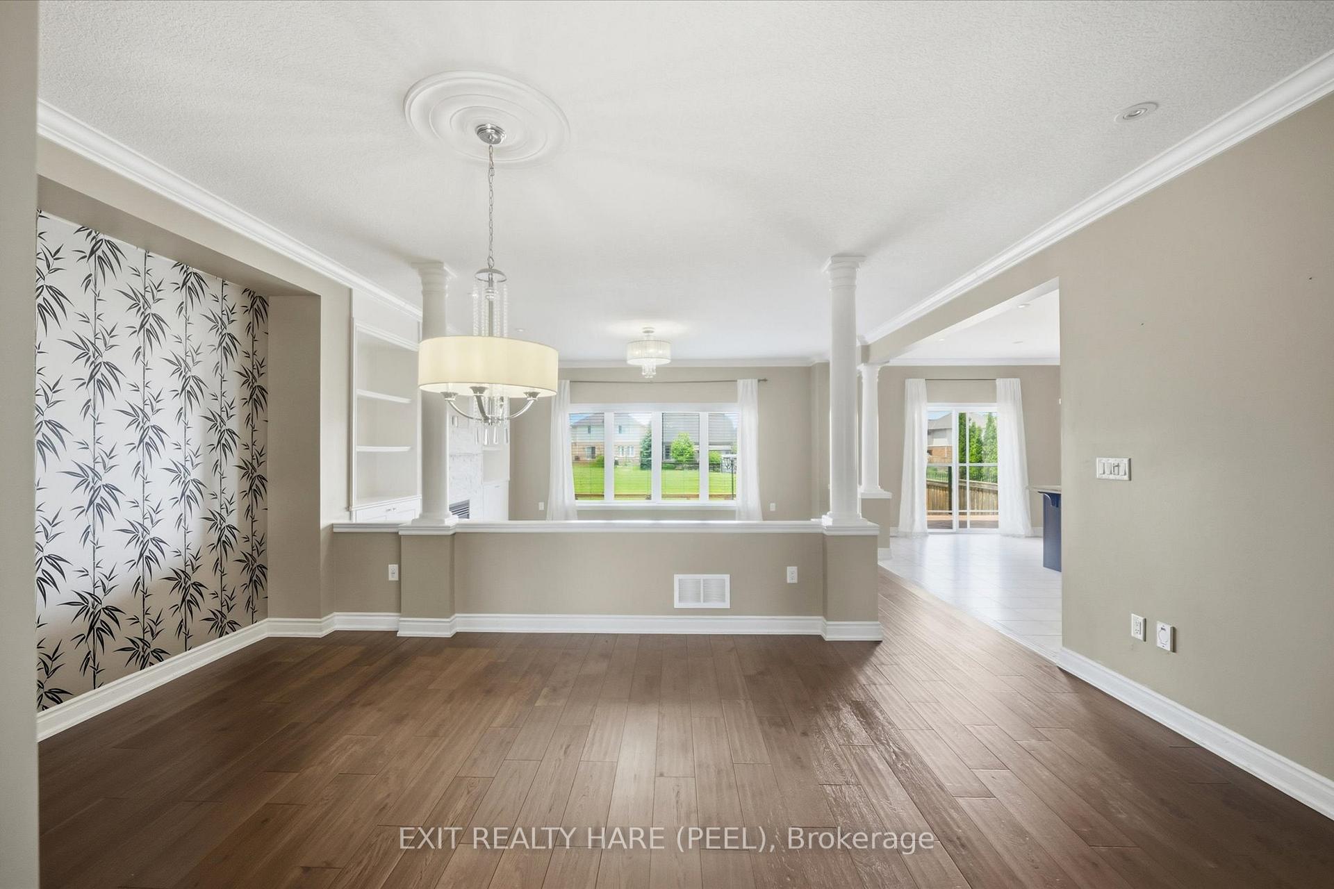 Photo 9 of 174 Irwin Avenue, Hamilton, Meadowlands — HOMEH