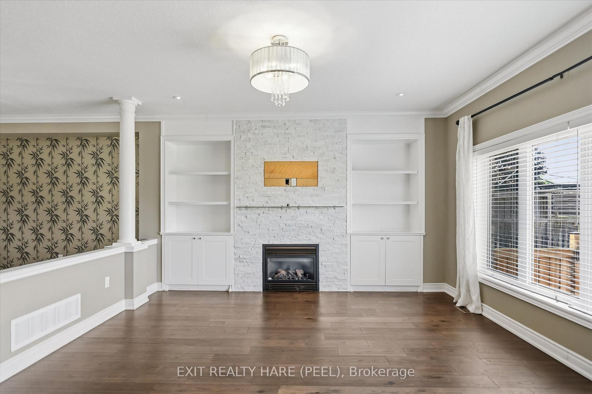 Photo 11 of 174 Irwin Avenue, Hamilton, Meadowlands — HOMEH