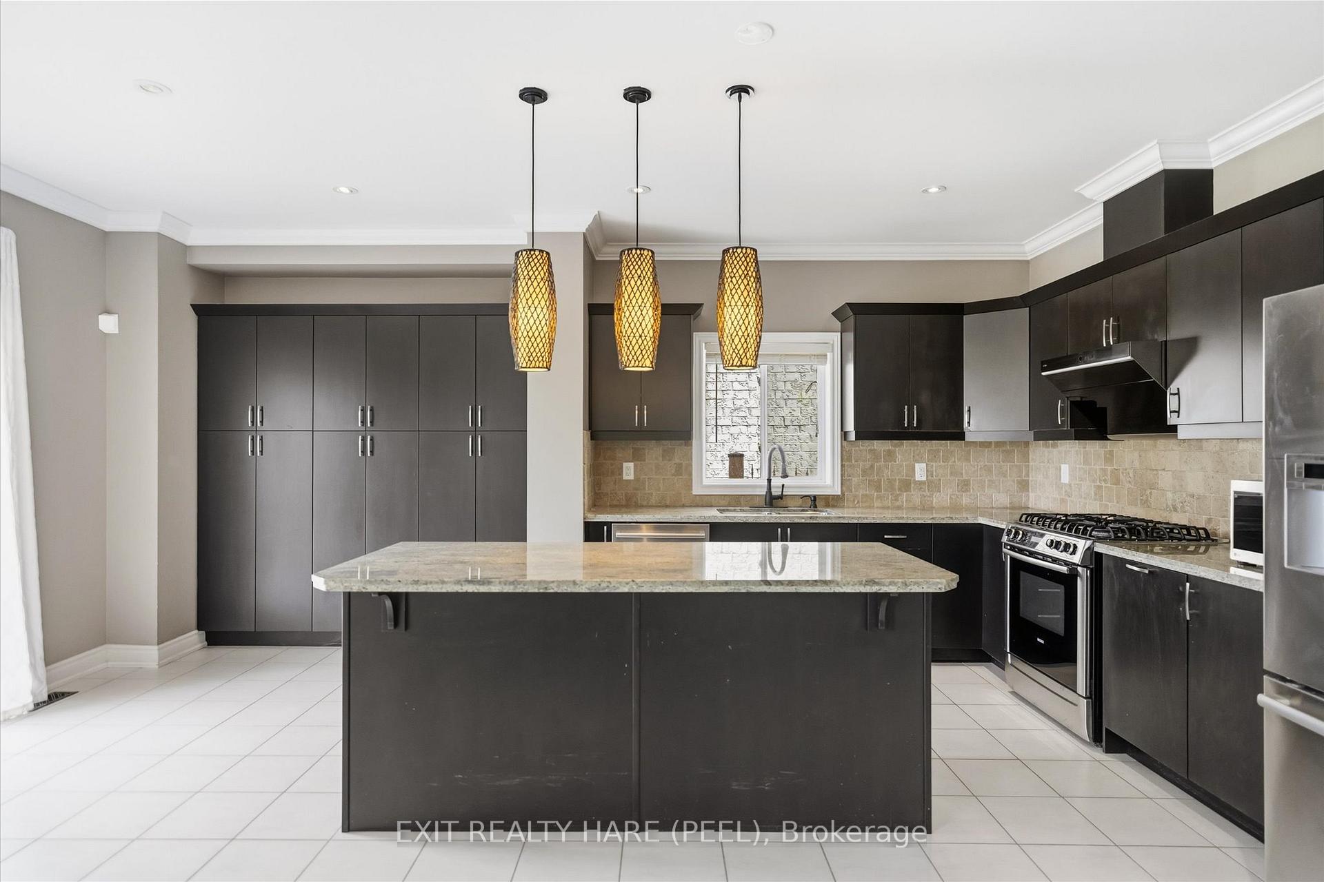 Photo 14 of 174 Irwin Avenue, Hamilton, Meadowlands — HOMEH