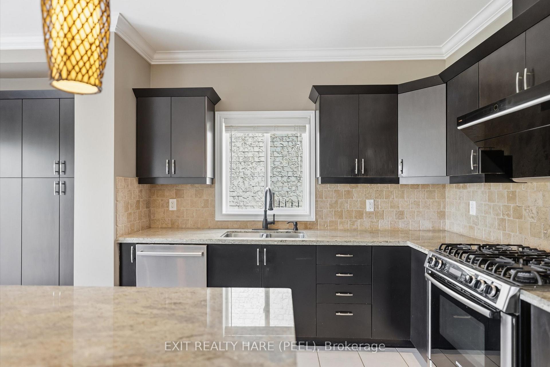 Photo 18 of 174 Irwin Avenue, Hamilton, Meadowlands — HOMEH