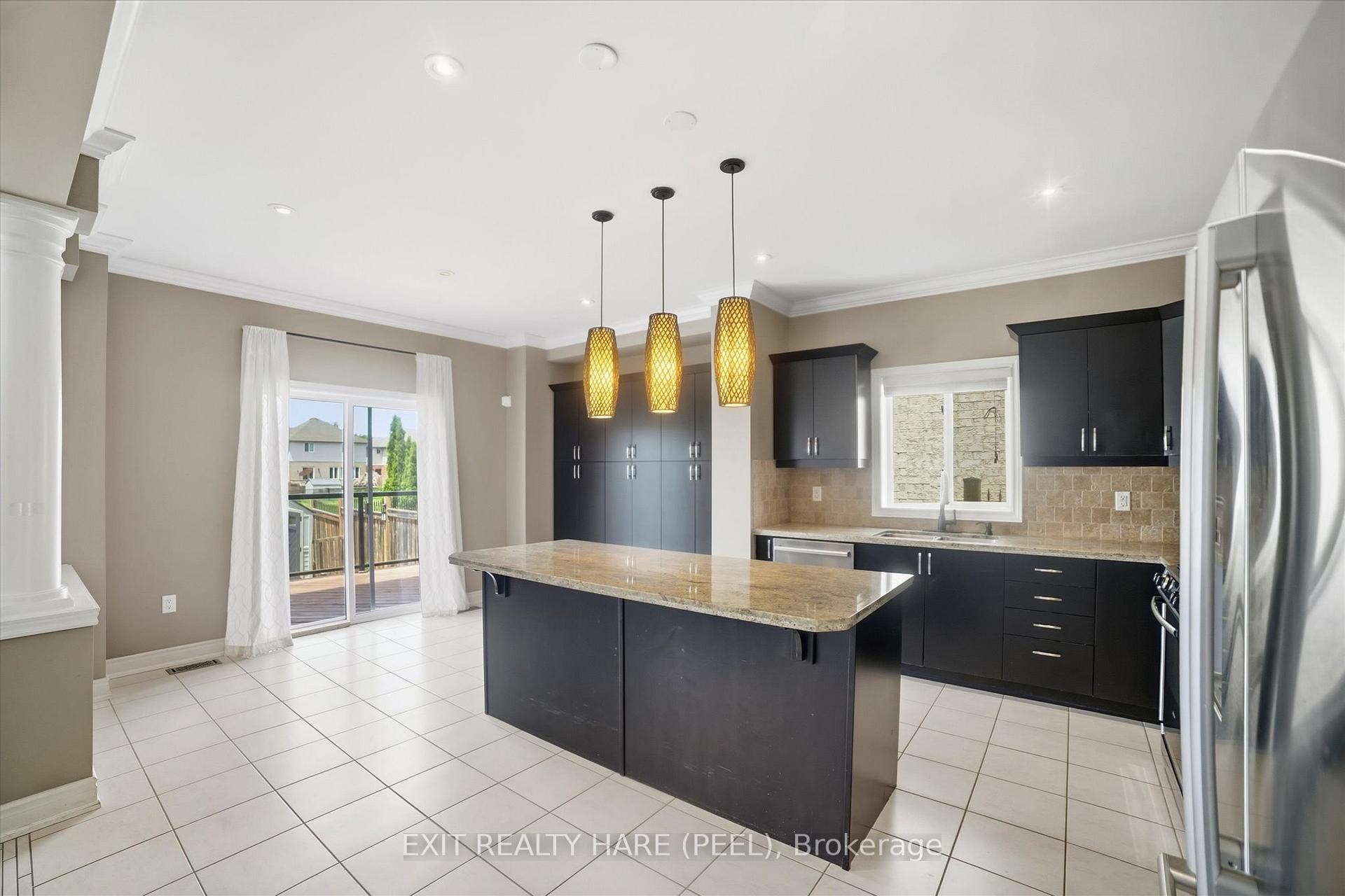 Photo 19 of 174 Irwin Avenue, Hamilton, Meadowlands — HOMEH