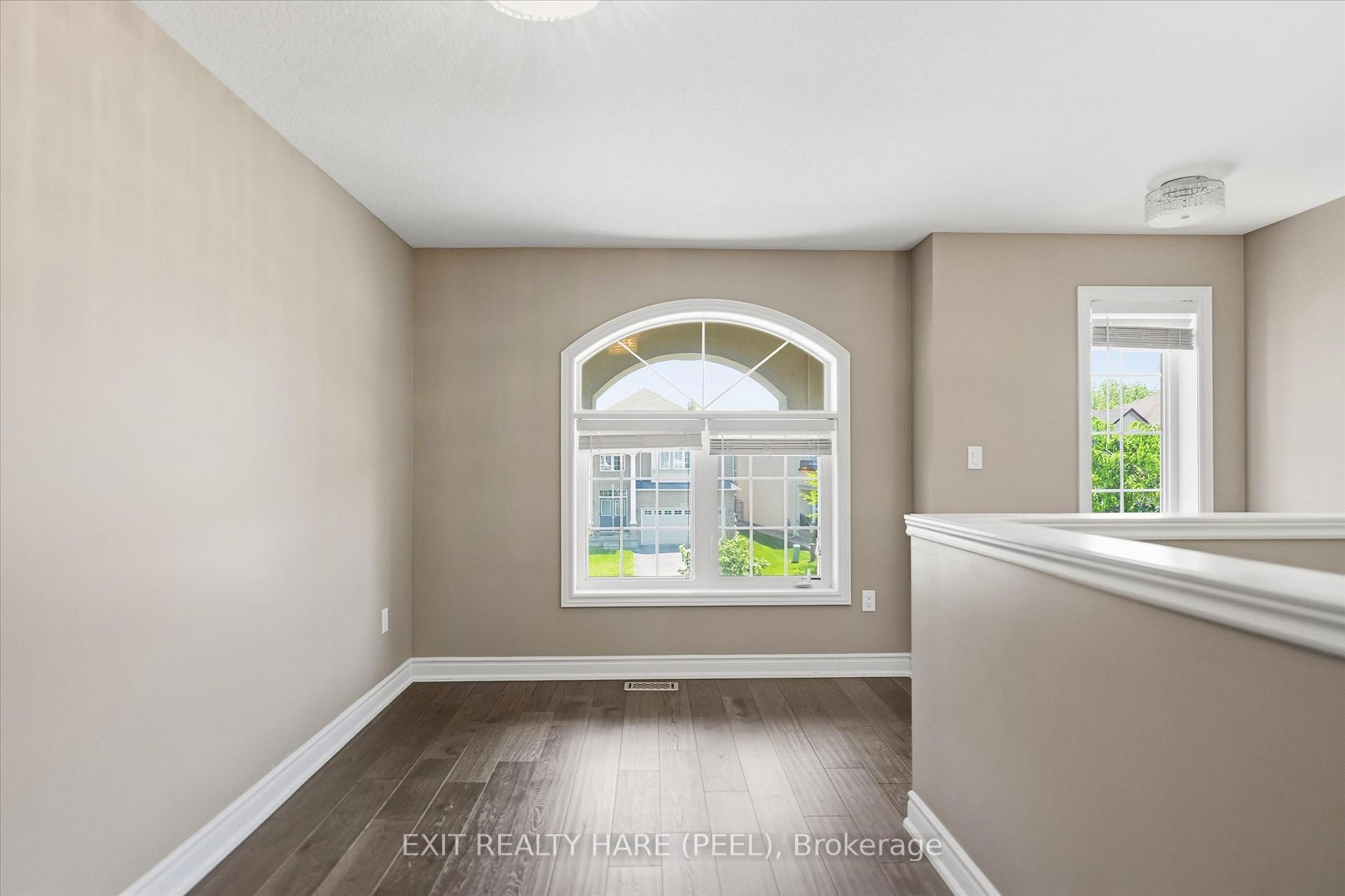 Photo 21 of 174 Irwin Avenue, Hamilton, Meadowlands — HOMEH