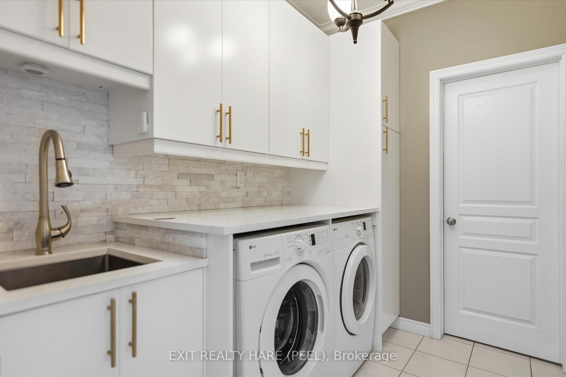 Photo 31 of 174 Irwin Avenue, Hamilton, Meadowlands — HOMEH