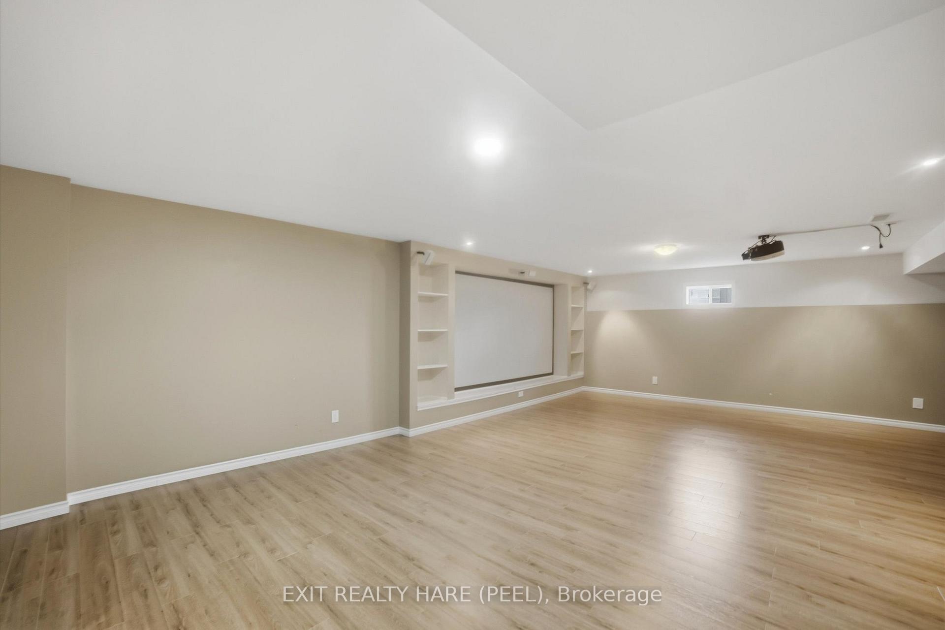Photo 35 of 174 Irwin Avenue, Hamilton, Meadowlands — HOMEH