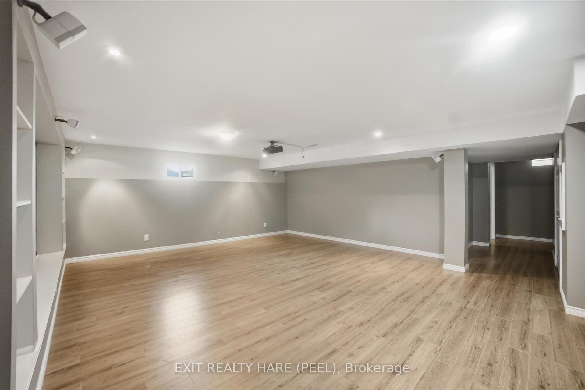 Photo 39 of 174 Irwin Avenue, Hamilton, Meadowlands — HOMEH