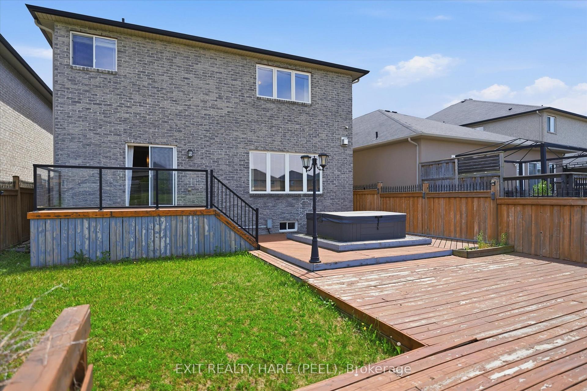 Photo 44 of 174 Irwin Avenue, Hamilton, Meadowlands — HOMEH