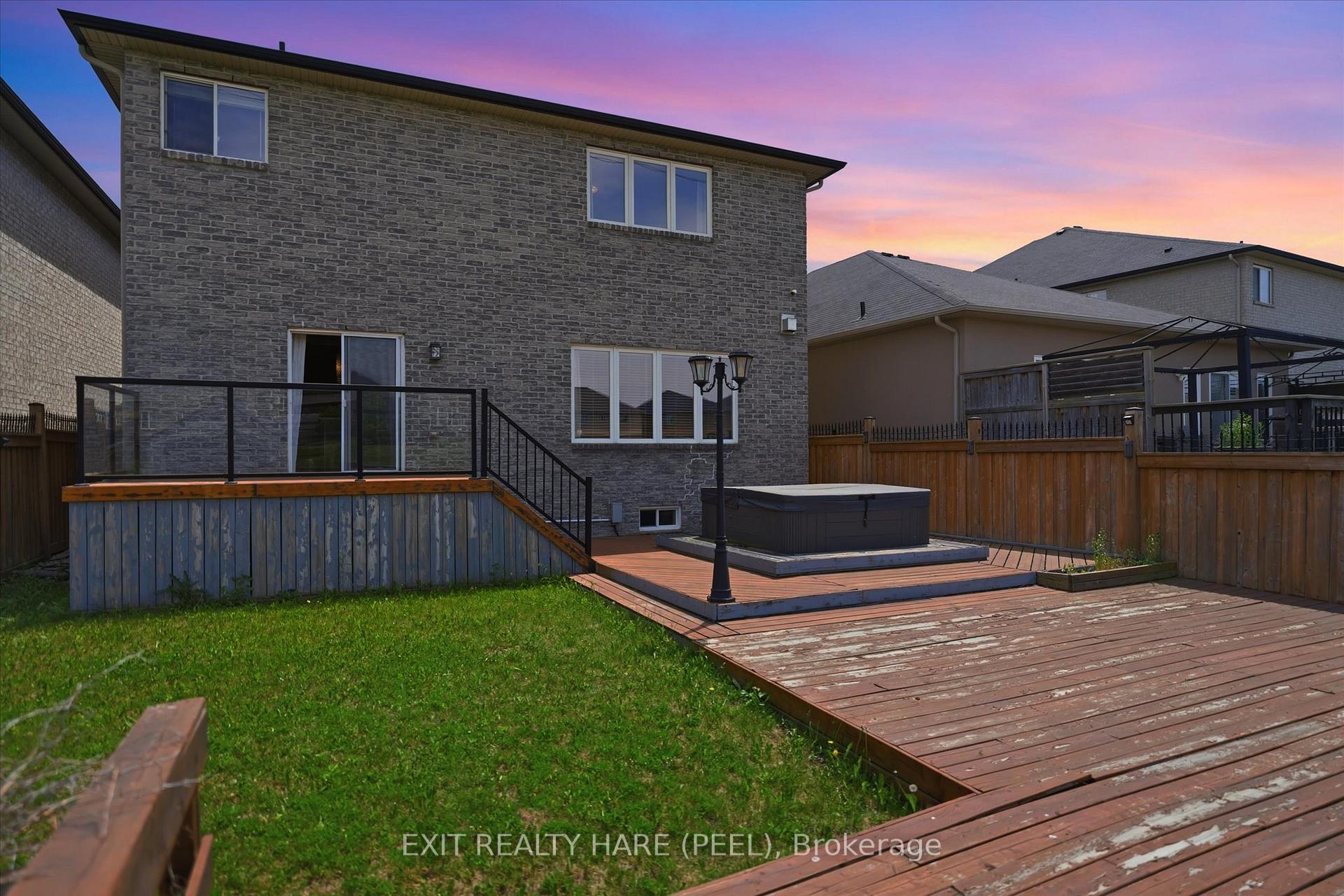 Photo 49 of 174 Irwin Avenue, Hamilton, Meadowlands — HOMEH