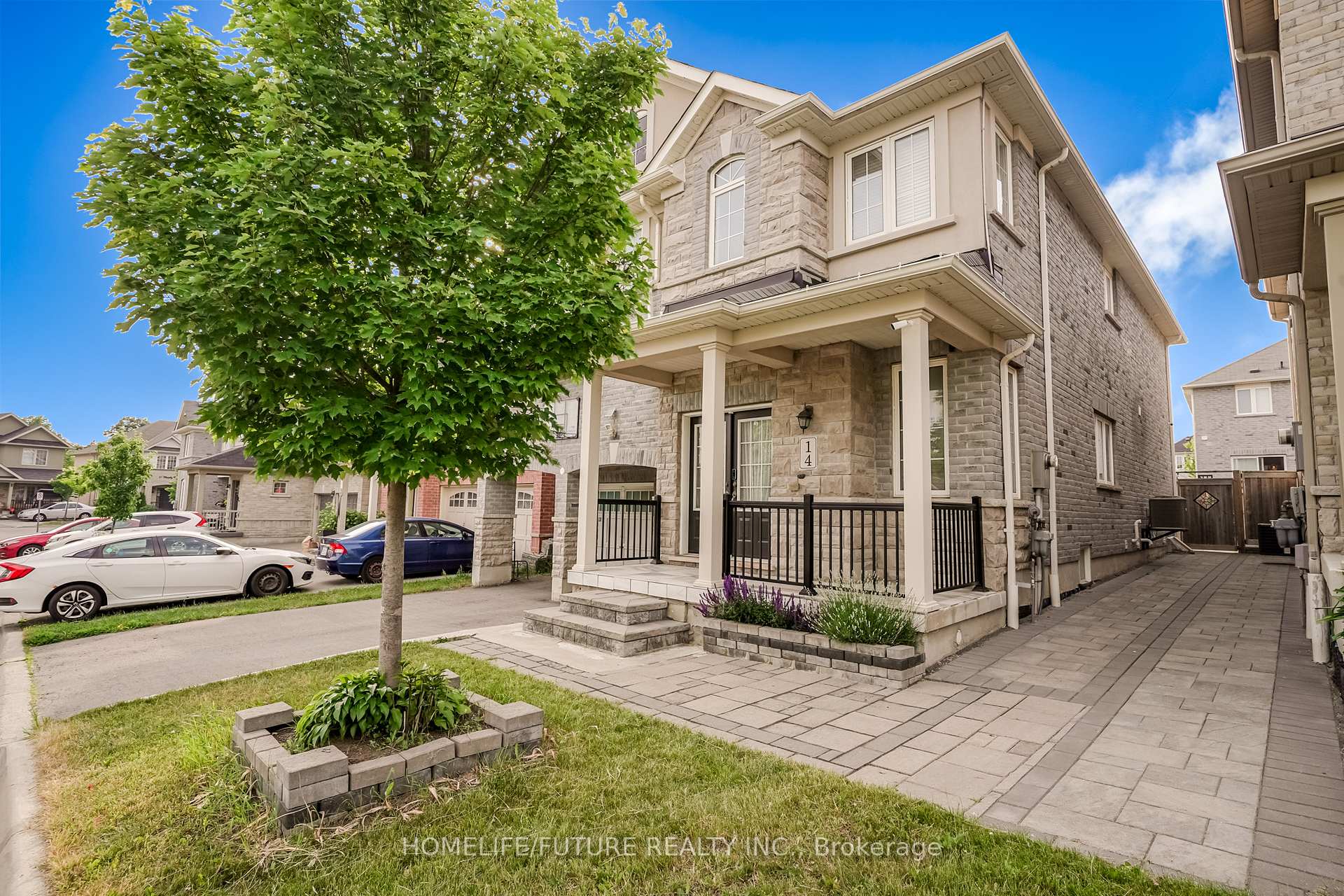 Photo 3 of 14 Mosely Crescent, Ajax, Northeast Ajax — HOMEH