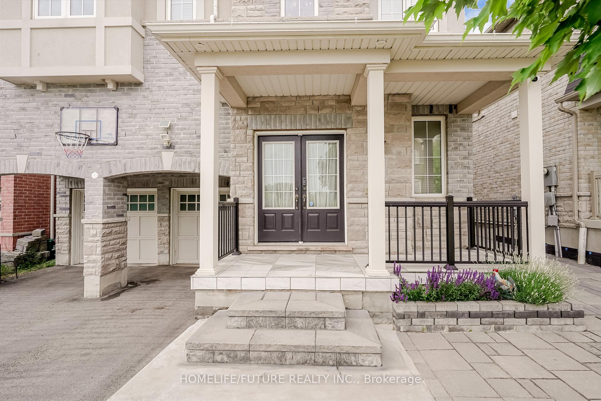 Photo 4 of 14 Mosely Crescent, Ajax, Northeast Ajax — HOMEH