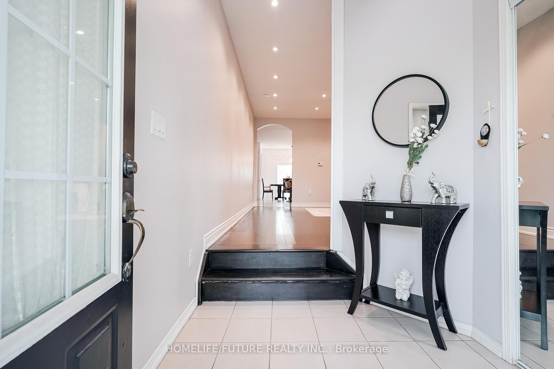 Photo 6 of 14 Mosely Crescent, Ajax, Northeast Ajax — HOMEH