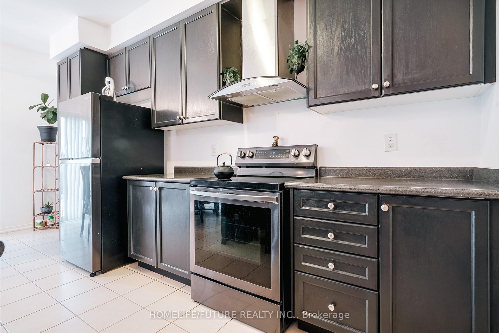 Photo 16 of 14 Mosely Crescent, Ajax, Northeast Ajax — HOMEH
