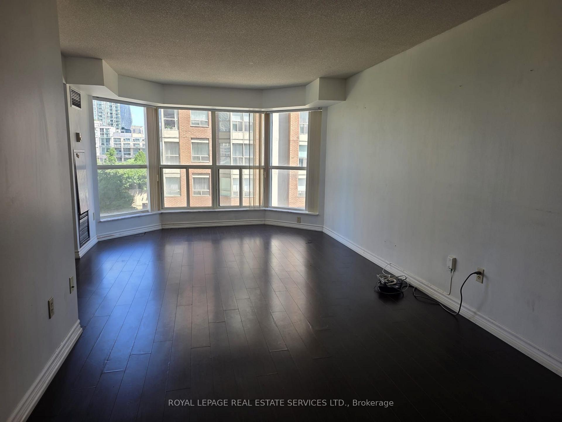 Photo 3 of Unit 708, 335 Webb Drive, Mississauga, City Centre — HOMEH