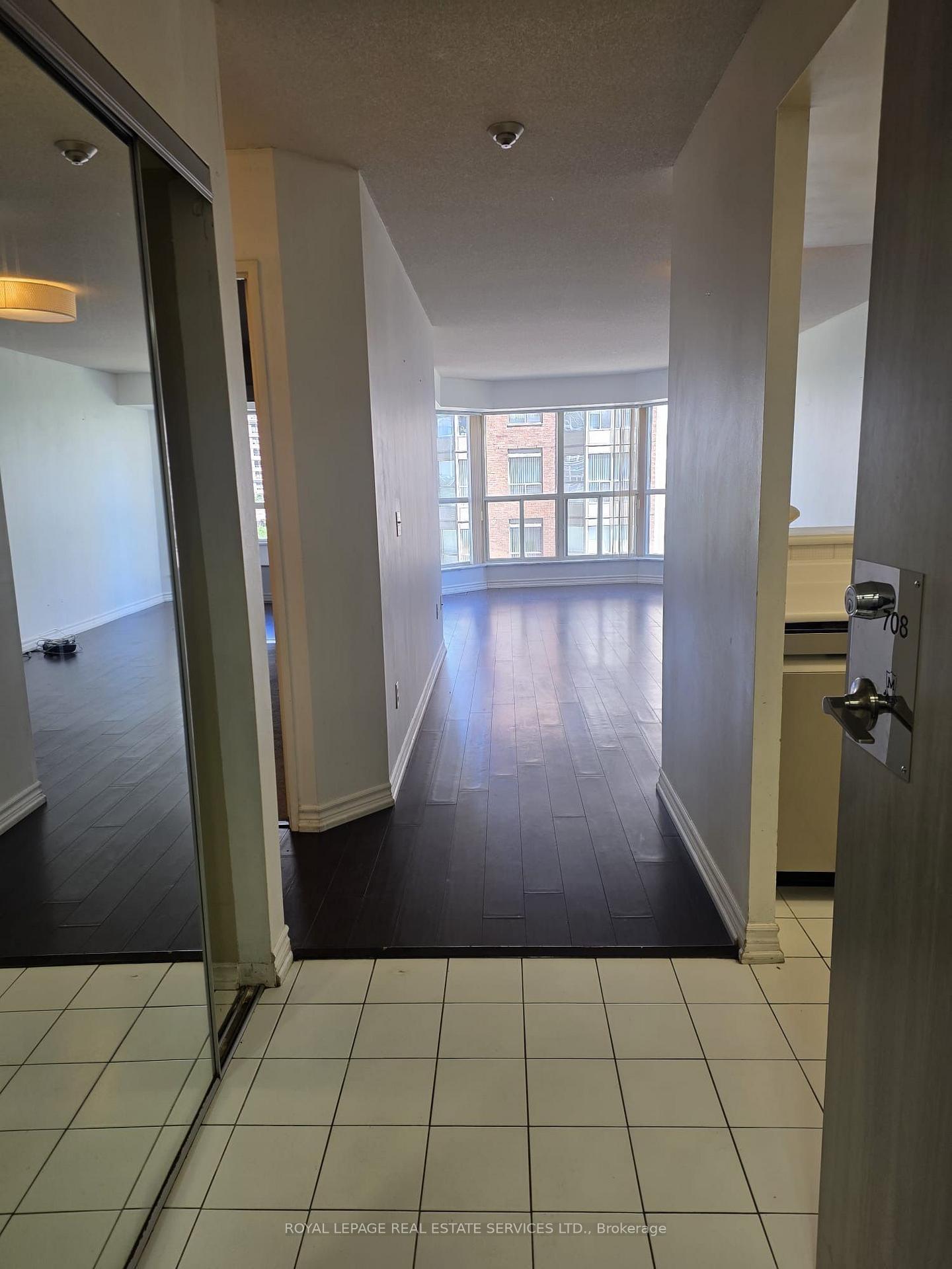 Photo 4 of Unit 708, 335 Webb Drive, Mississauga, City Centre — HOMEH