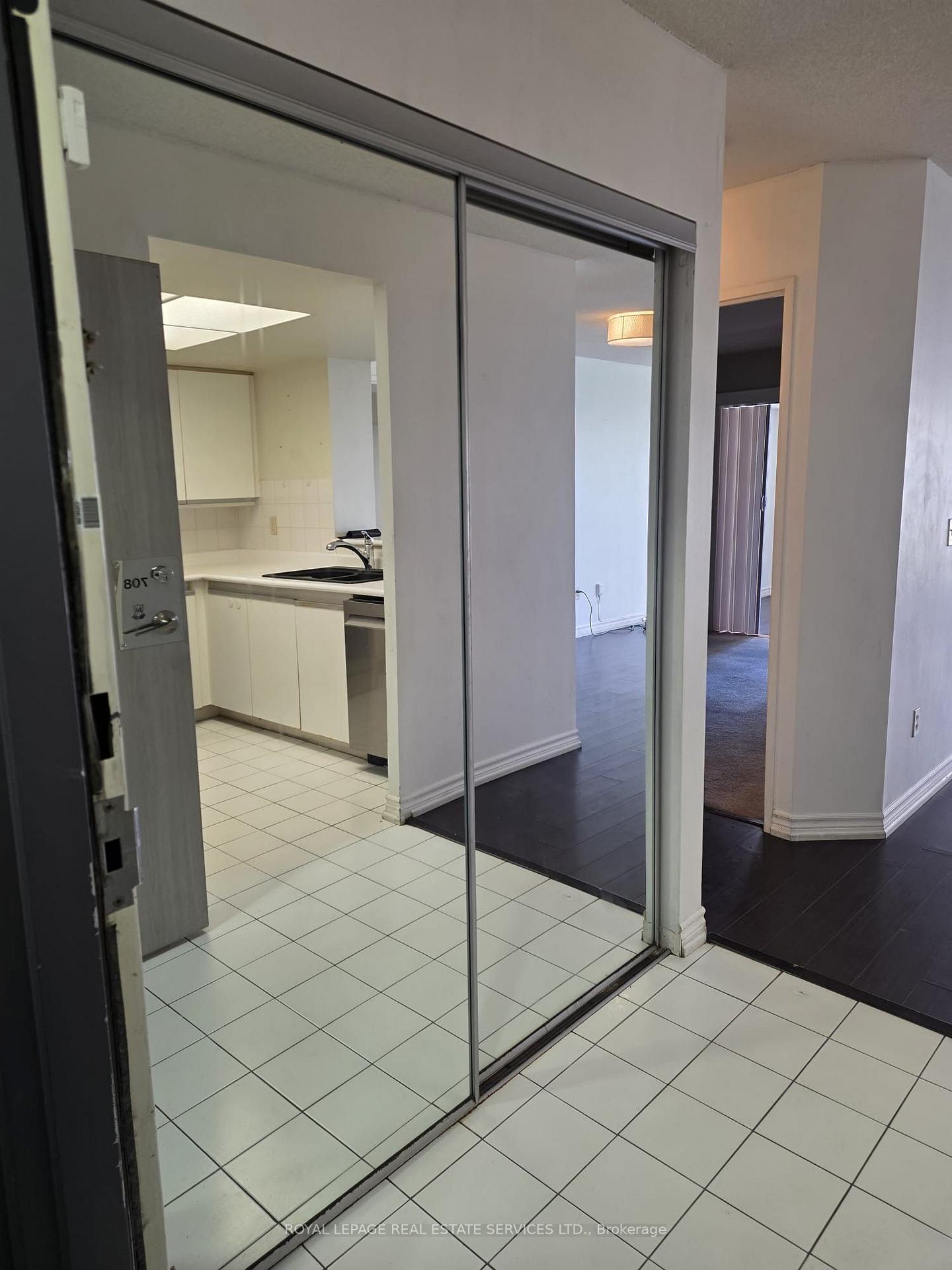 Photo 5 of Unit 708, 335 Webb Drive, Mississauga, City Centre — HOMEH