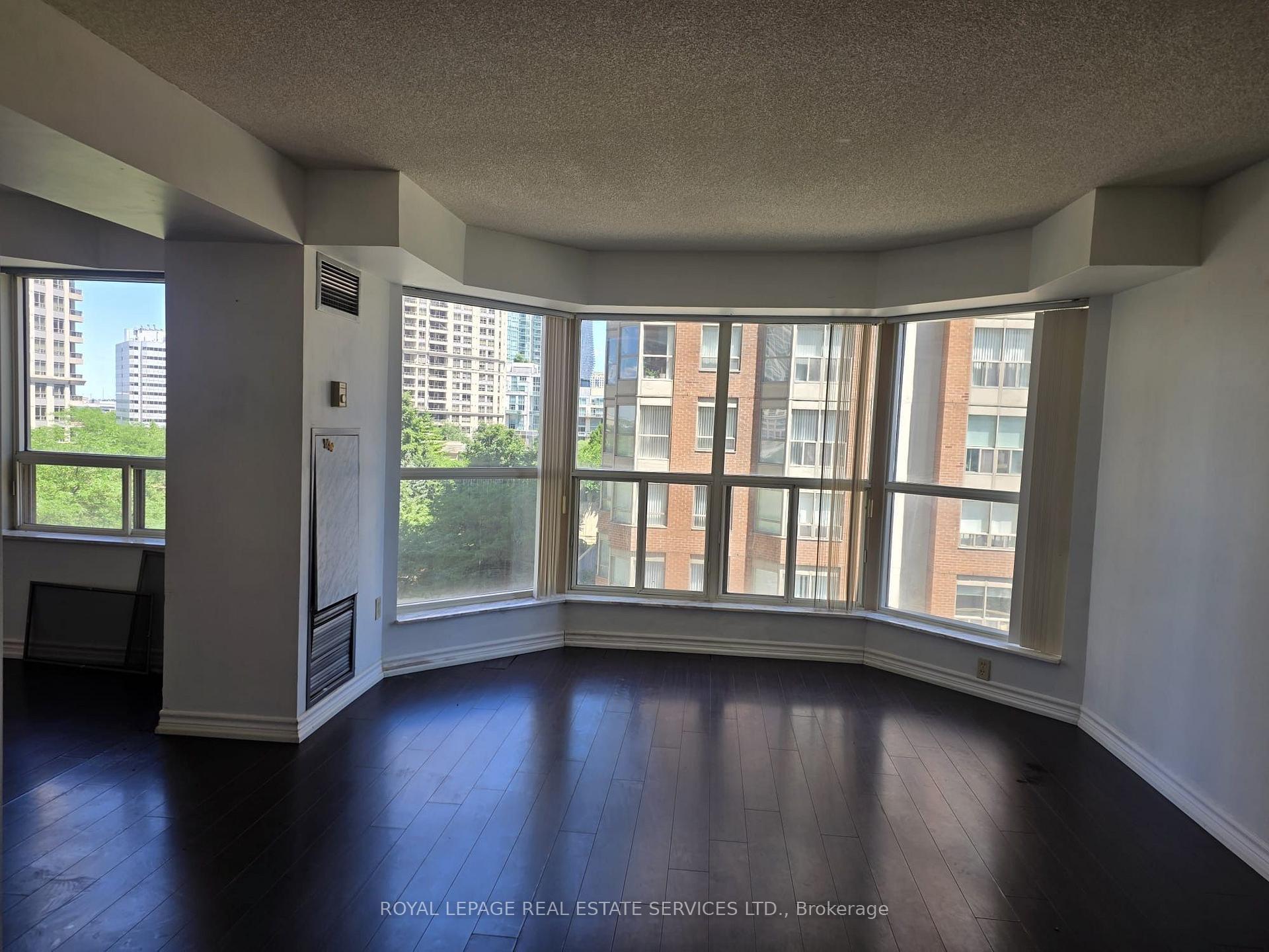 Photo 6 of Unit 708, 335 Webb Drive, Mississauga, City Centre — HOMEH