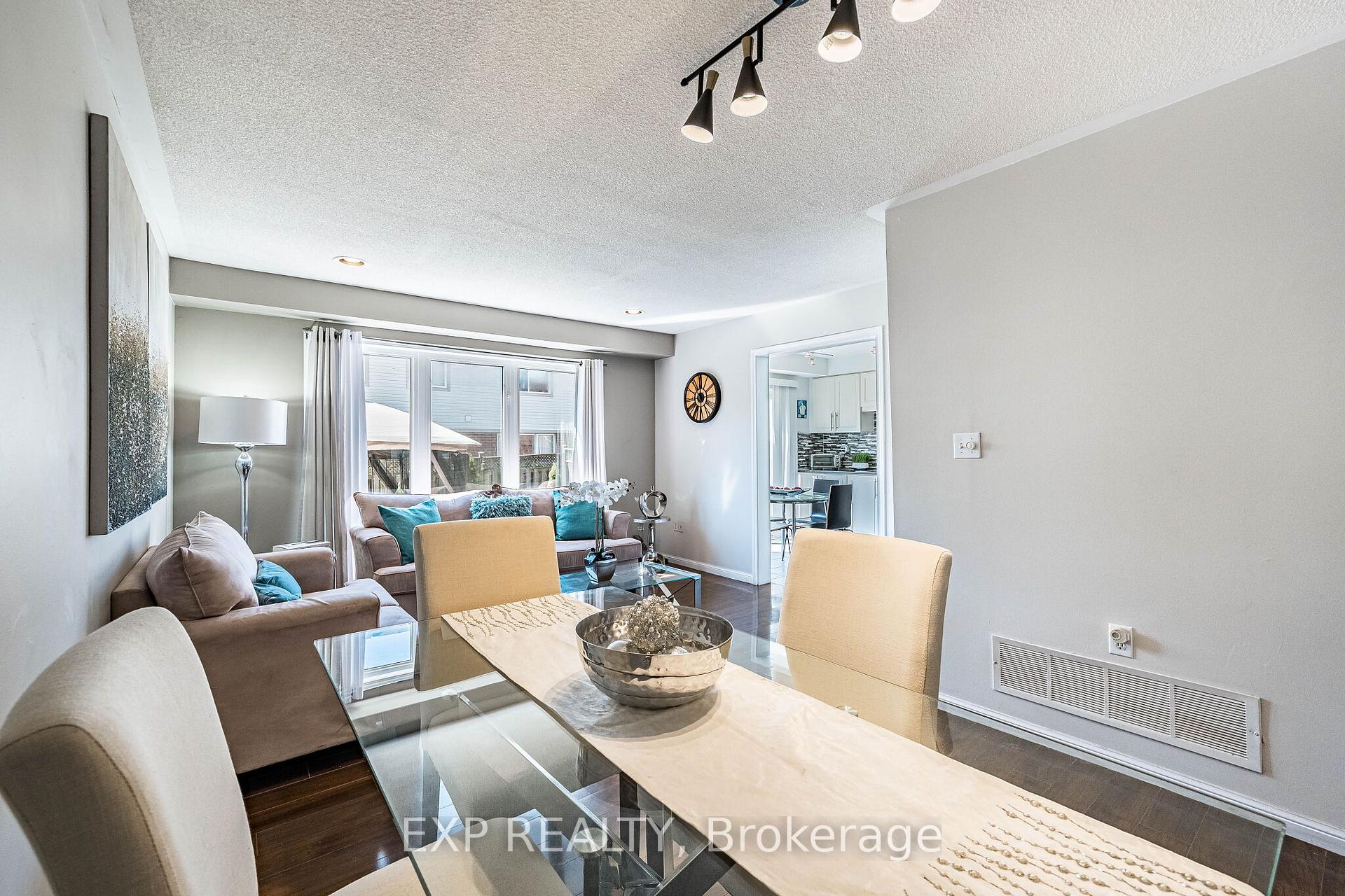 Photo 6 of 53 Sweetwood Circle, Brampton, Fletcher's Meadow — HOMEH