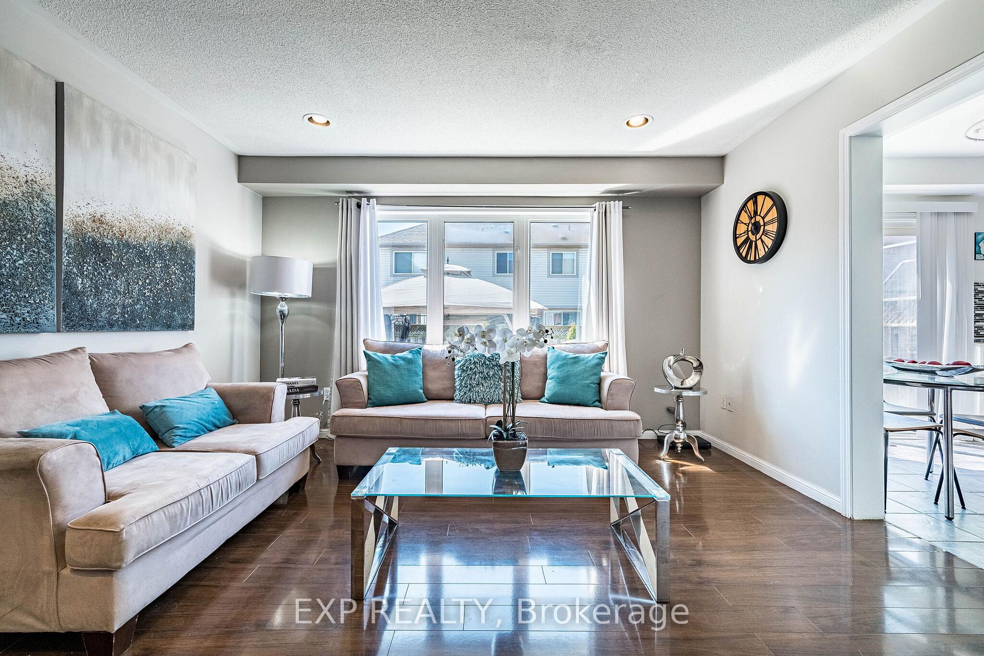 Photo 7 of 53 Sweetwood Circle, Brampton, Fletcher's Meadow — HOMEH