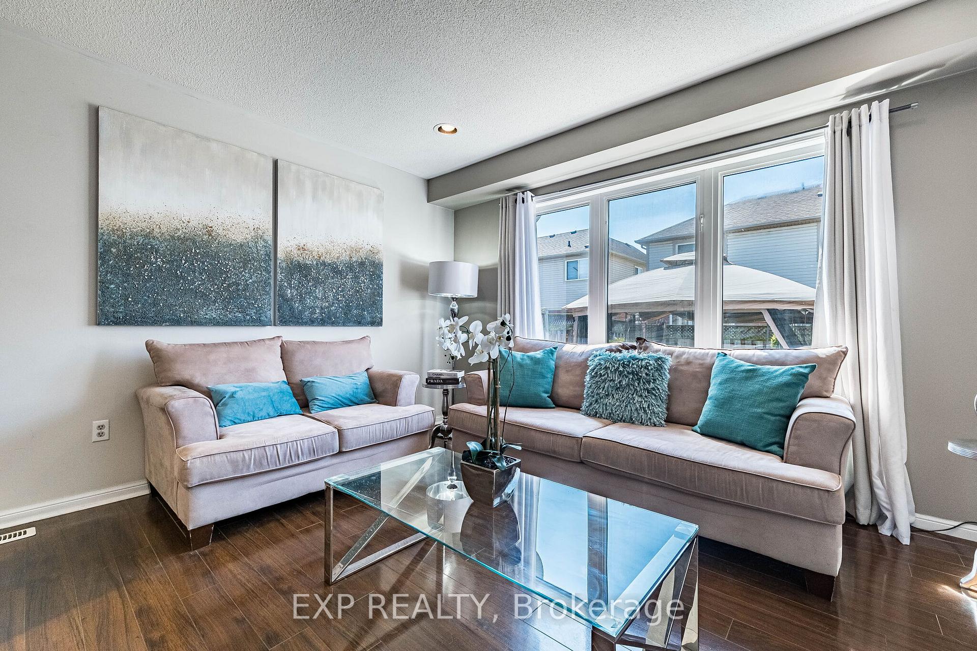 Photo 11 of 53 Sweetwood Circle, Brampton, Fletcher's Meadow — HOMEH