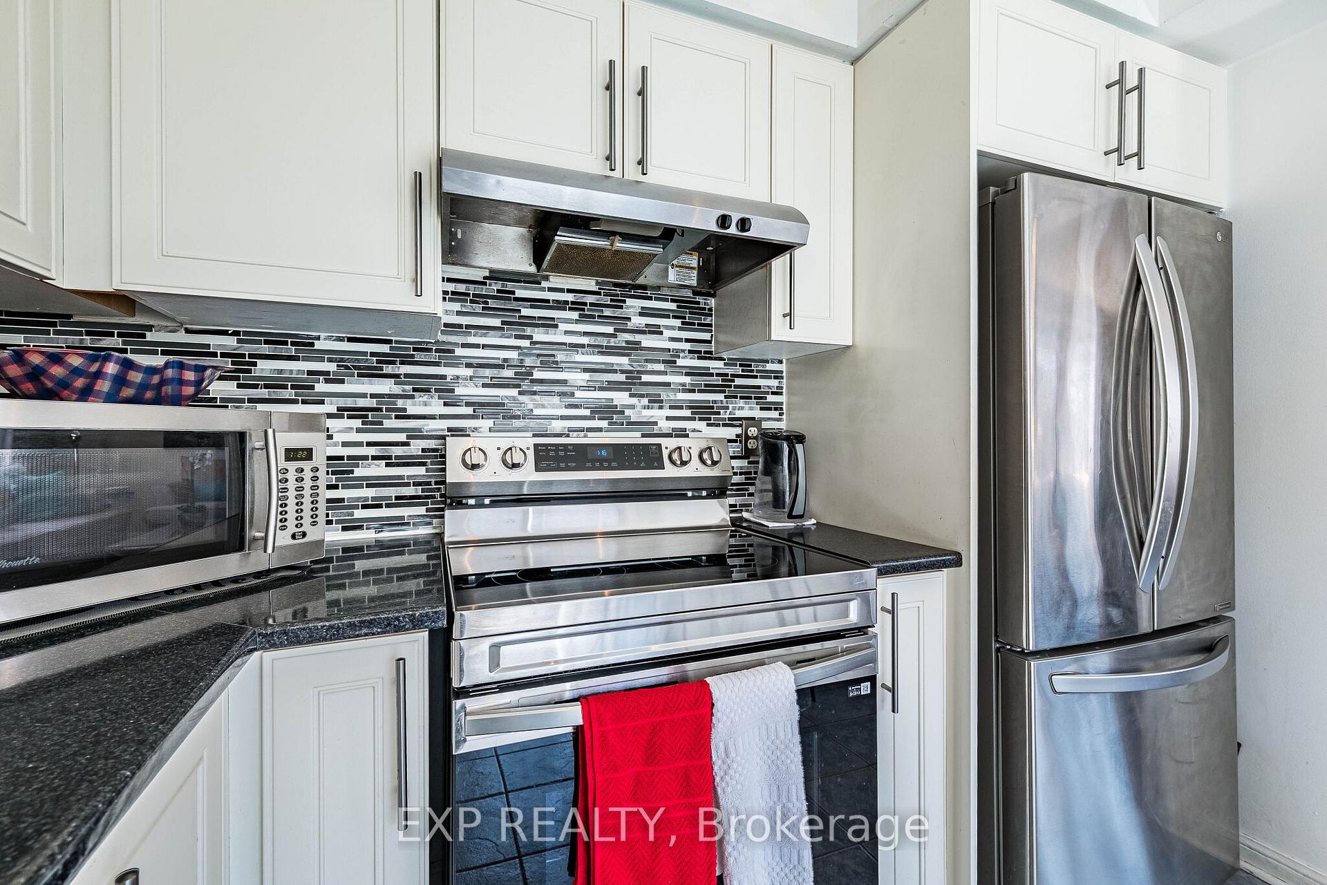Photo 16 of 53 Sweetwood Circle, Brampton, Fletcher's Meadow — HOMEH