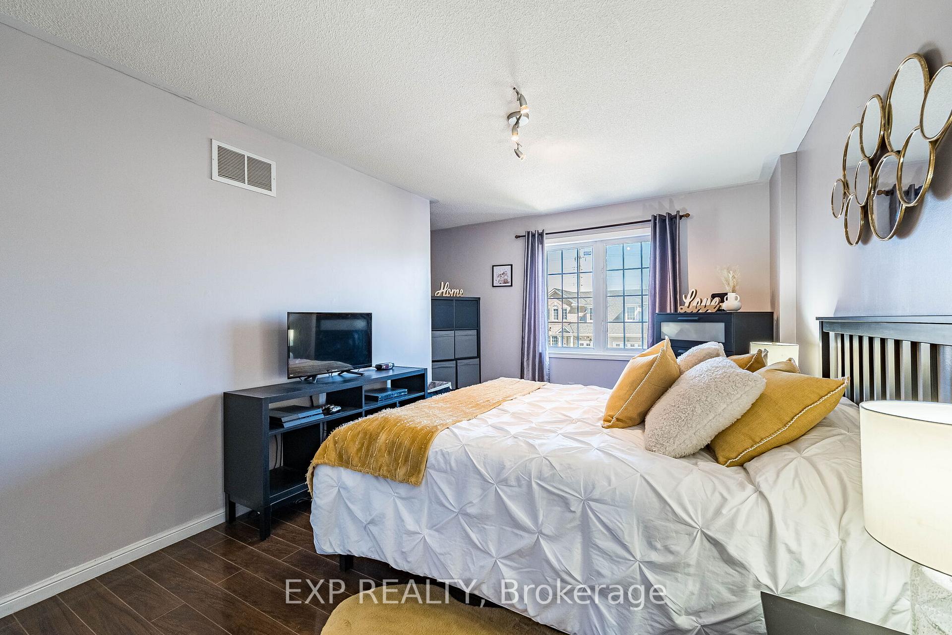 Photo 22 of 53 Sweetwood Circle, Brampton, Fletcher's Meadow — HOMEH
