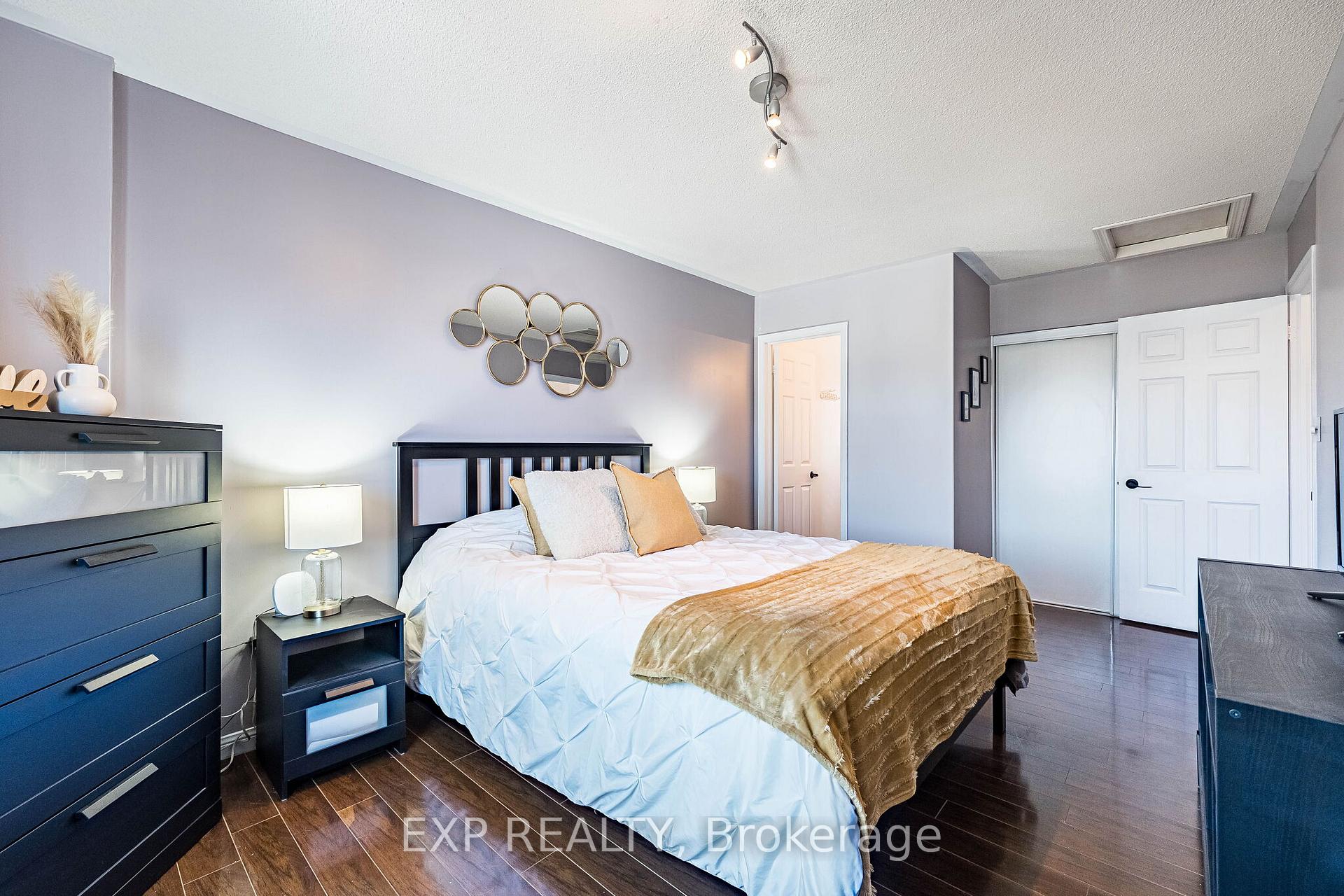 Photo 23 of 53 Sweetwood Circle, Brampton, Fletcher's Meadow — HOMEH