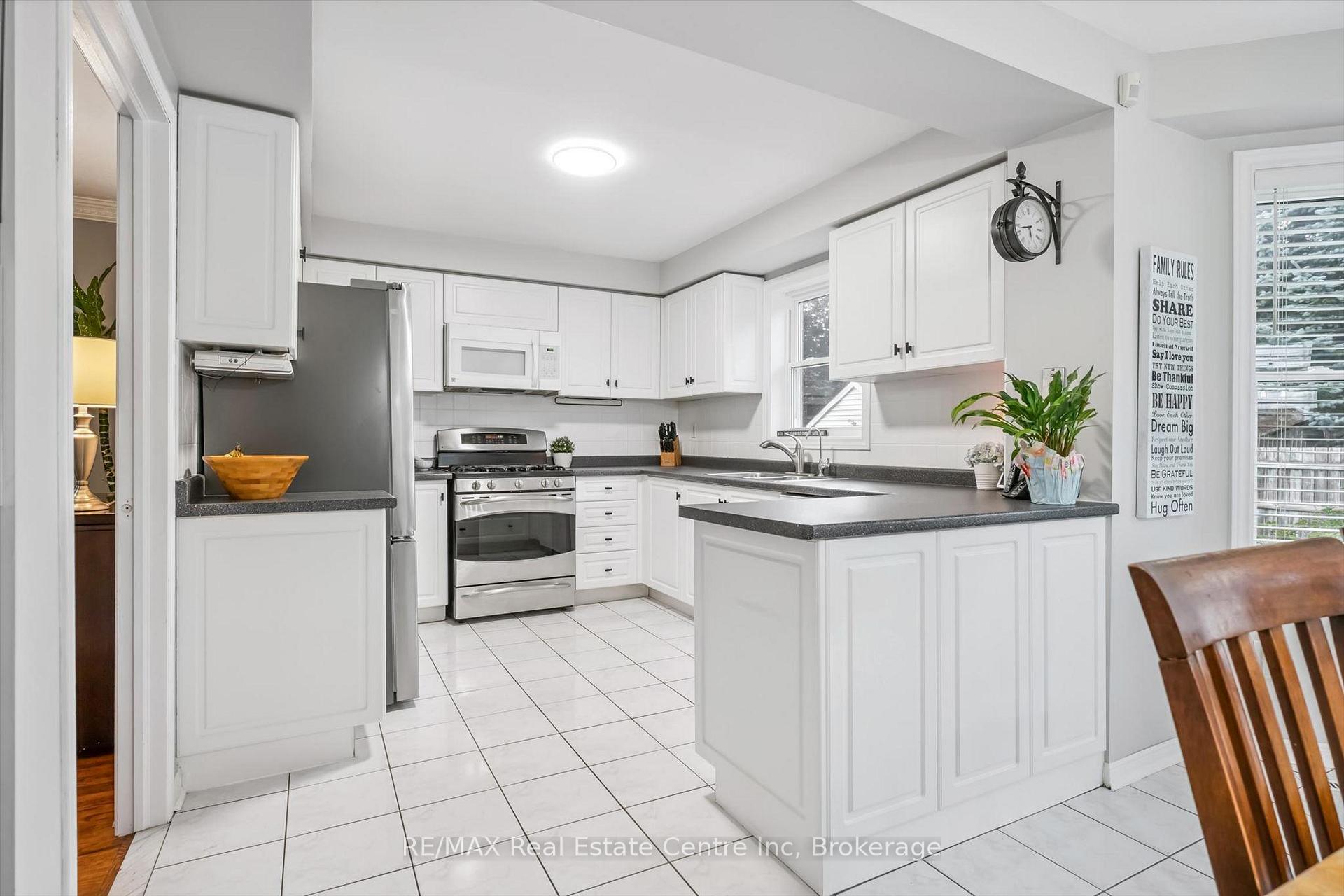 Photo 6 of 339 Daniel Crescent, Centre Wellington, Elora/Salem — HOMEH