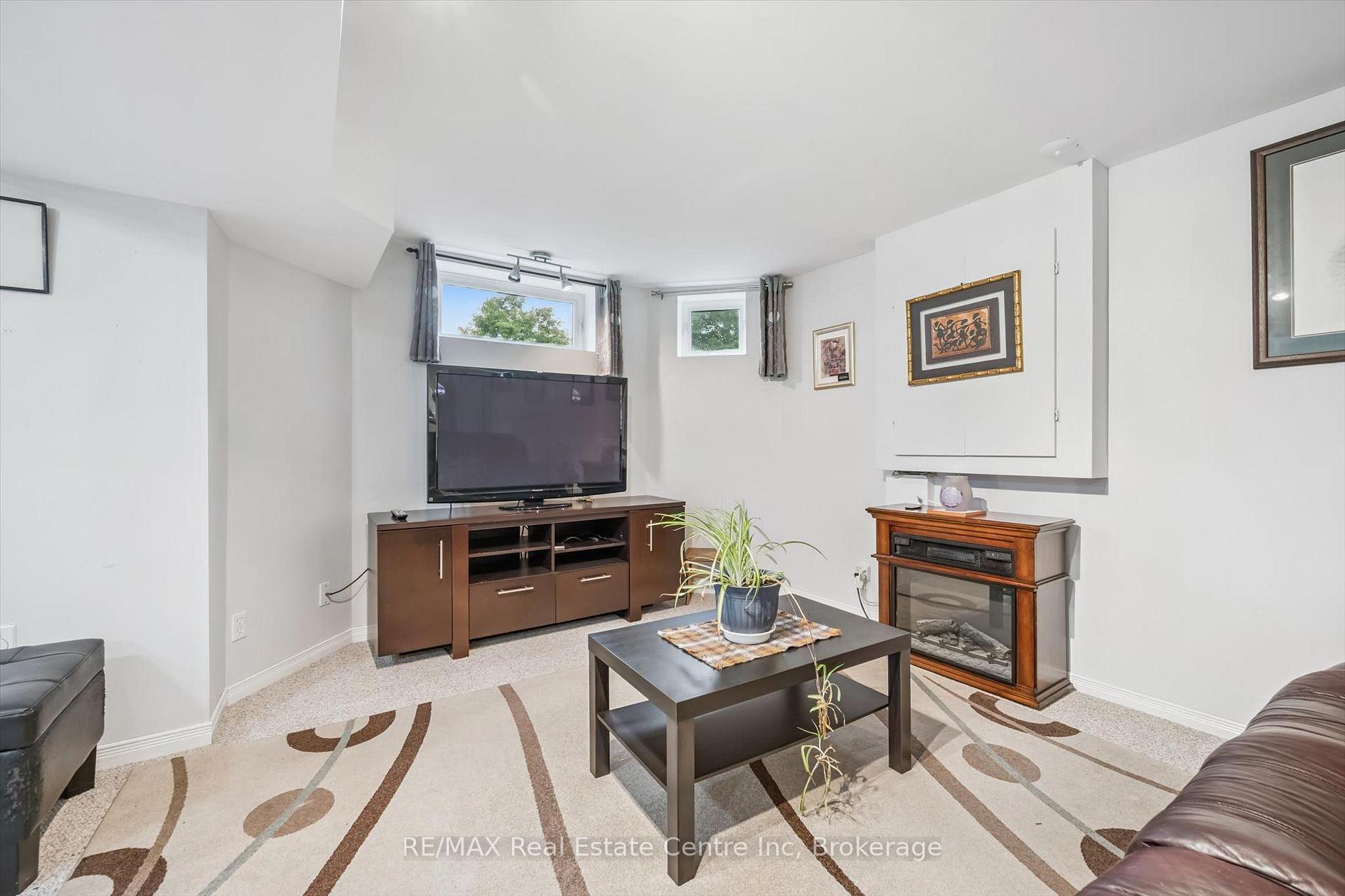 Photo 23 of 339 Daniel Crescent, Centre Wellington, Elora/Salem — HOMEH