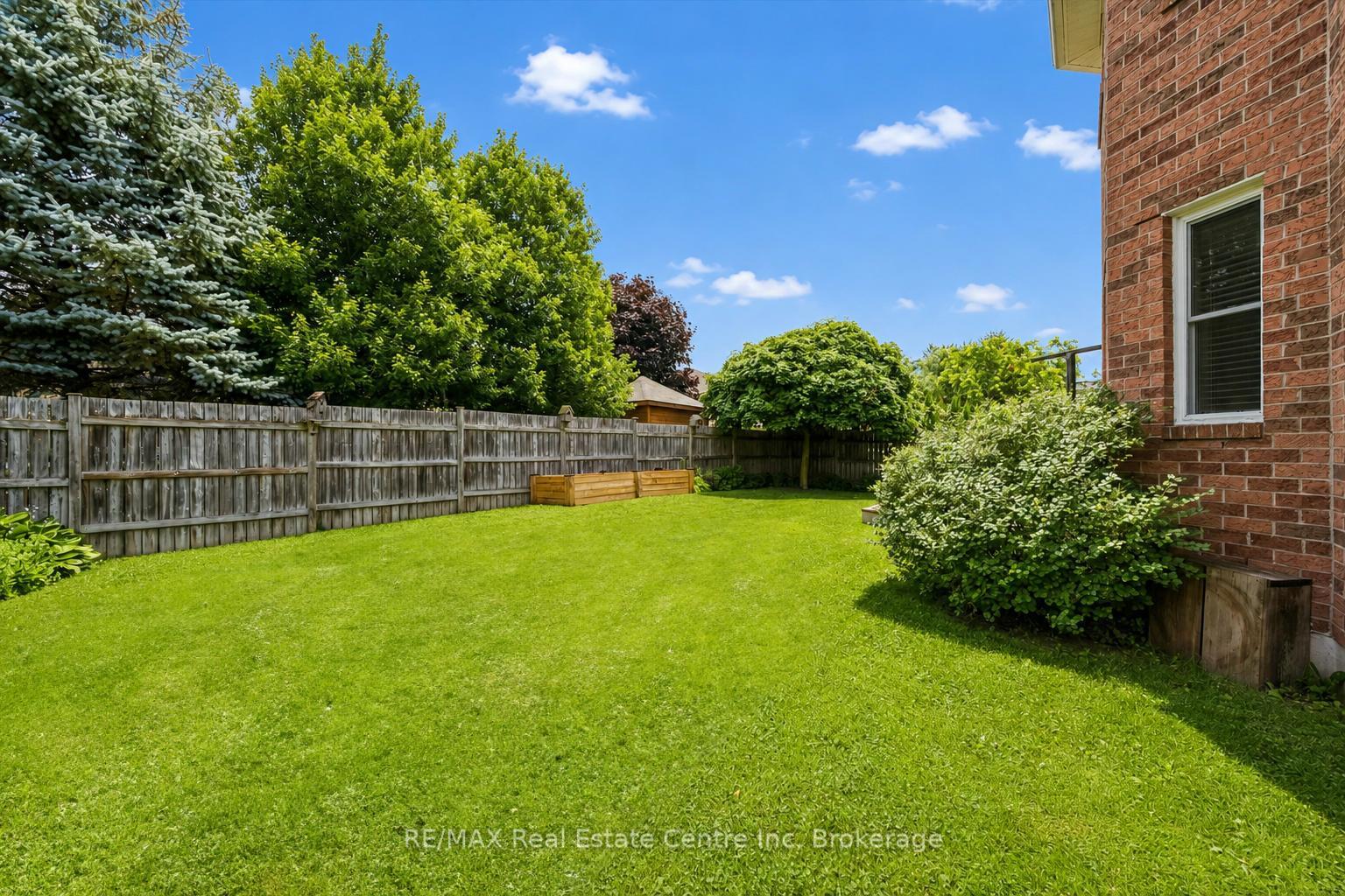 Photo 31 of 339 Daniel Crescent, Centre Wellington, Elora/Salem — HOMEH