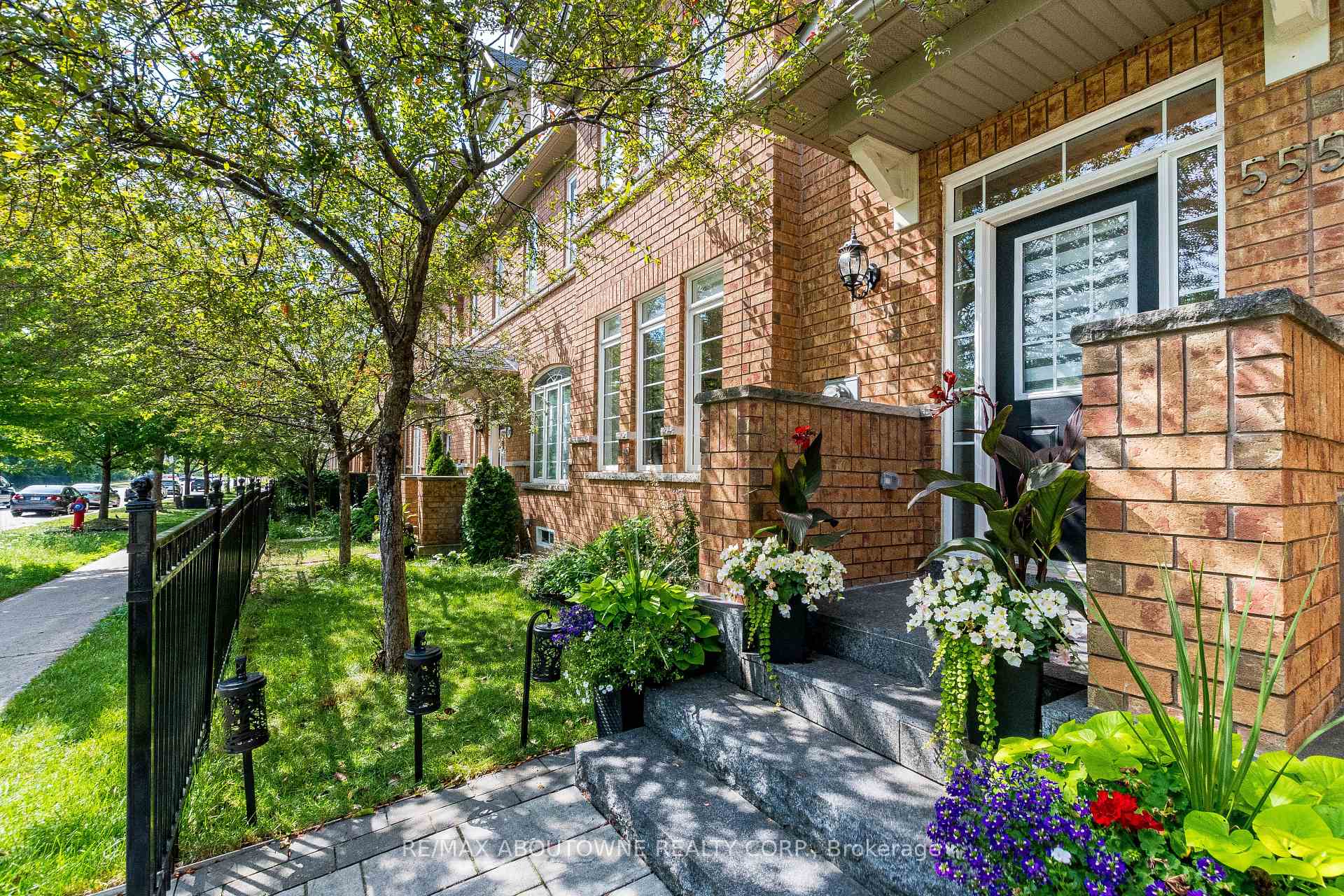 Photo 5 of 5550 Tenth Line W, Mississauga, Churchill Meadows — HOMEH