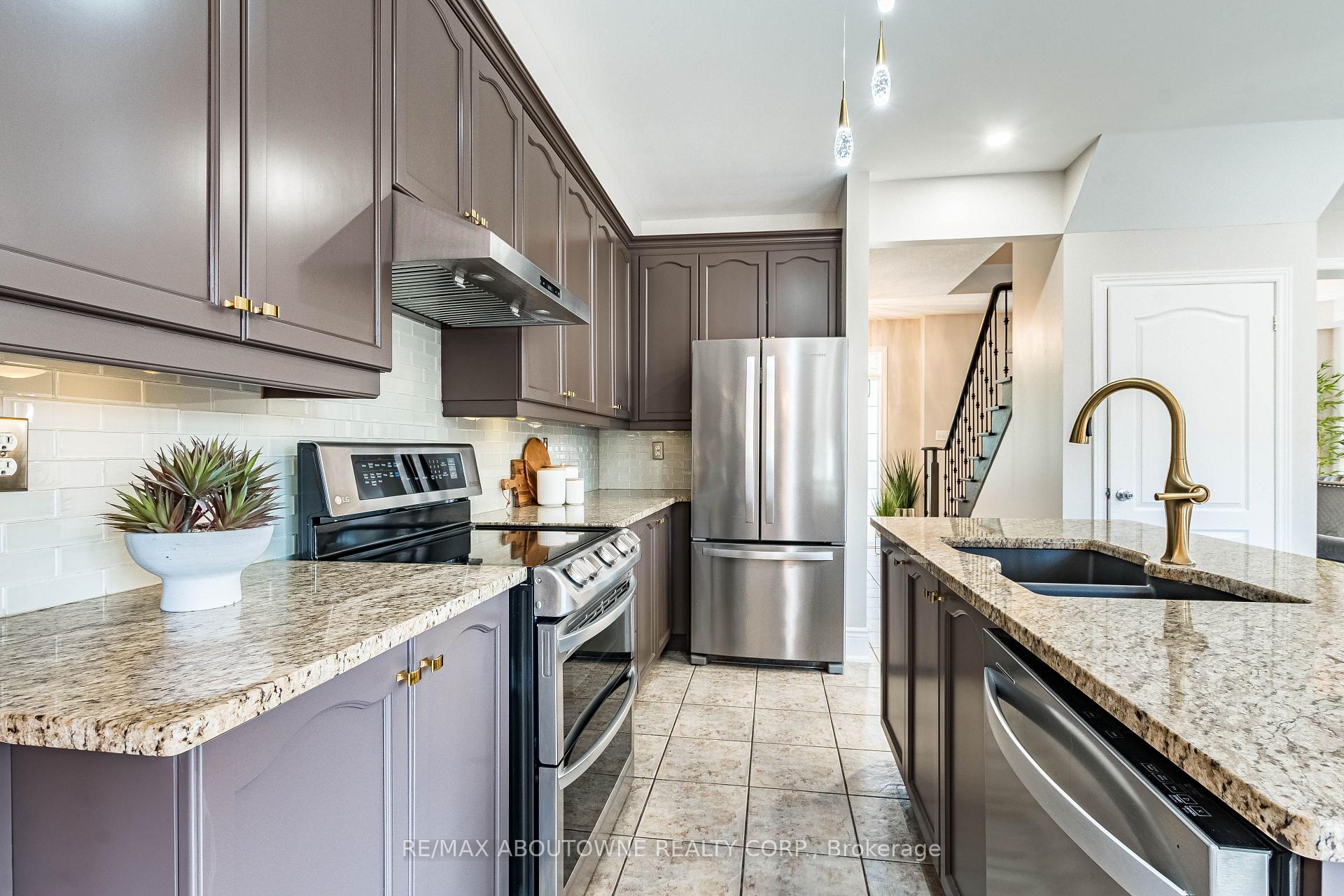 Photo 14 of 5550 Tenth Line W, Mississauga, Churchill Meadows — HOMEH