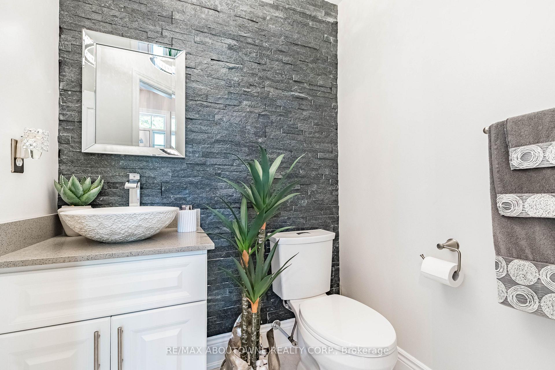 Photo 20 of 5550 Tenth Line W, Mississauga, Churchill Meadows — HOMEH