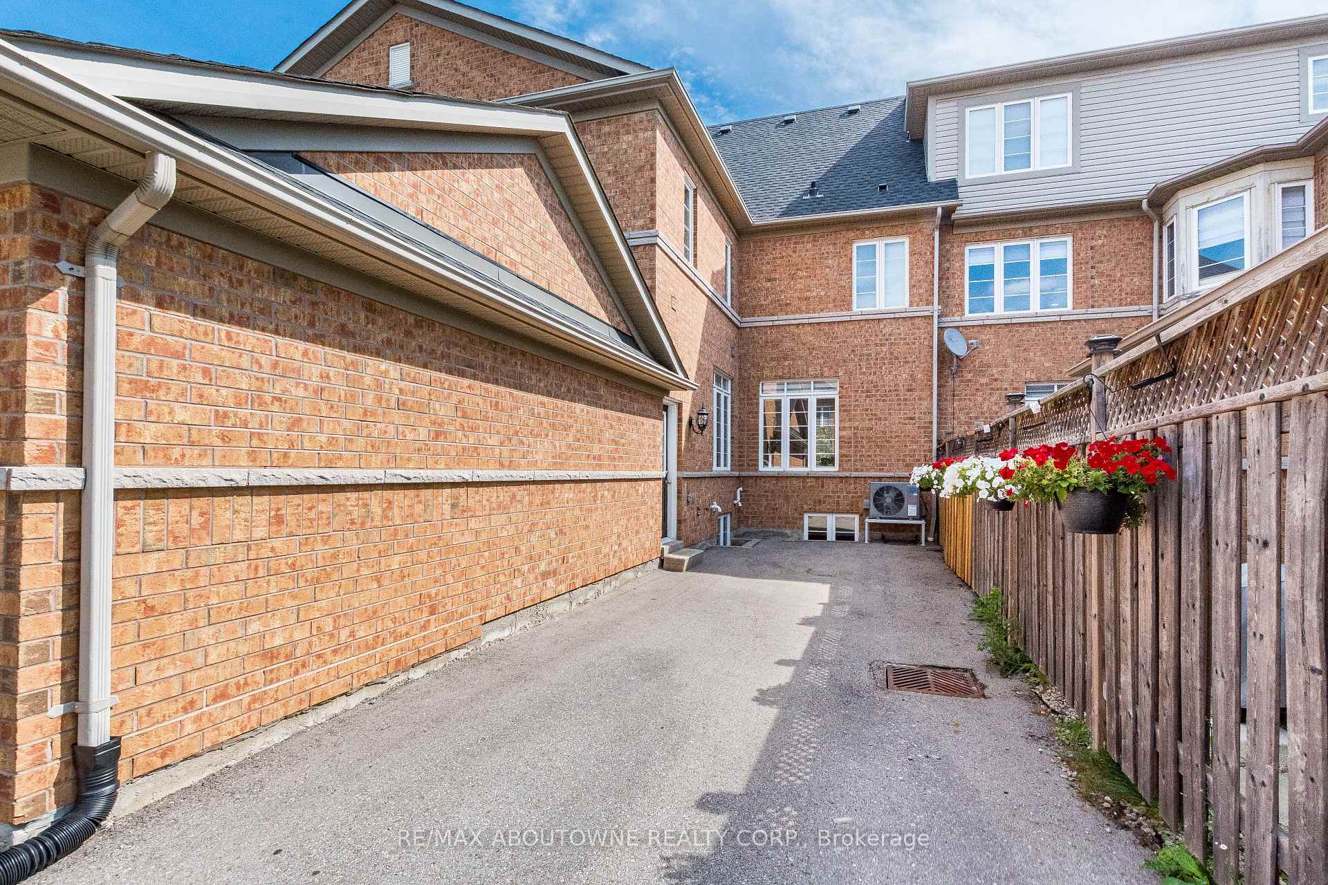 Photo 46 of 5550 Tenth Line W, Mississauga, Churchill Meadows — HOMEH