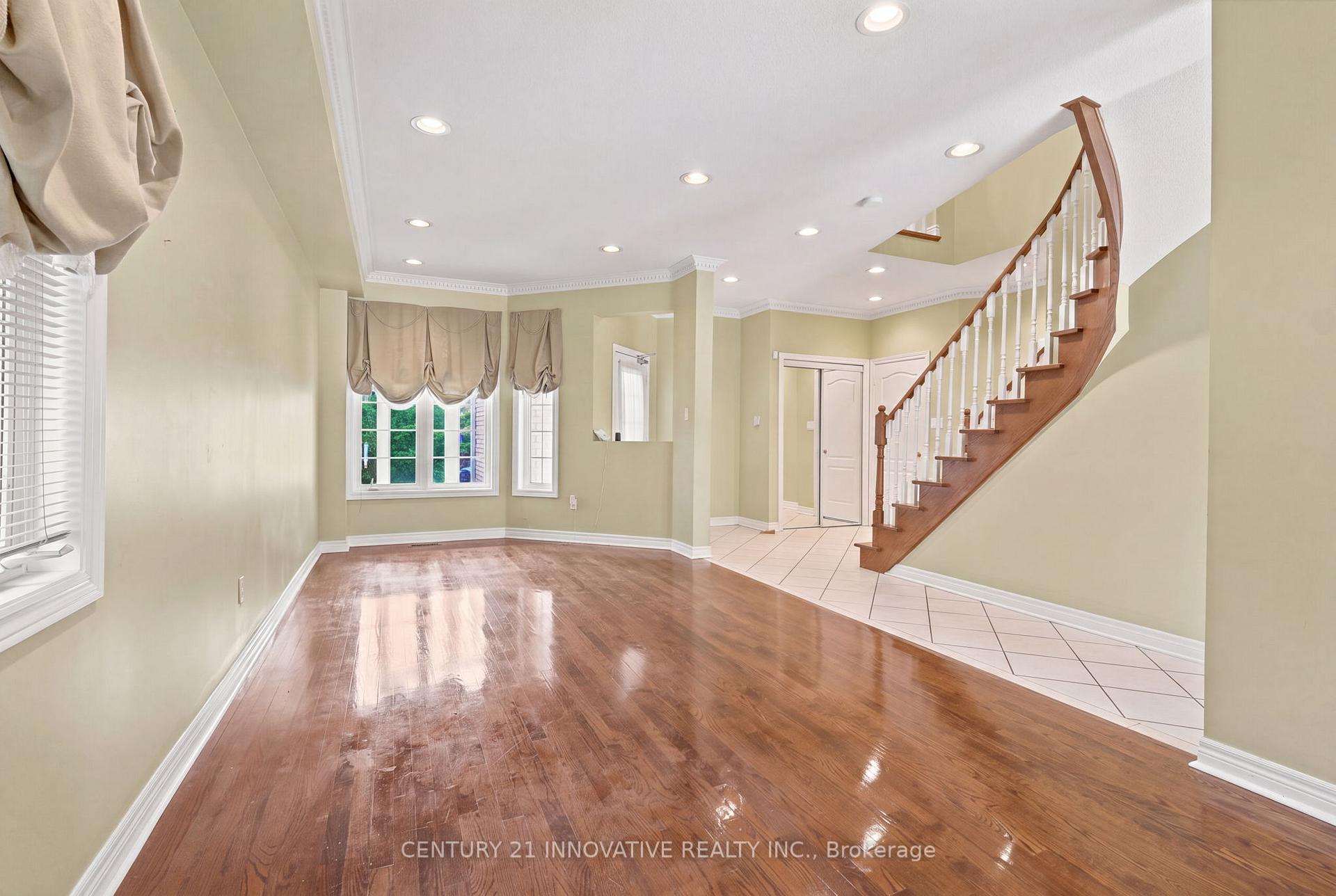 Photo 7 of 57 Avenida Street NE, Markham, Middlefield — HOMEH