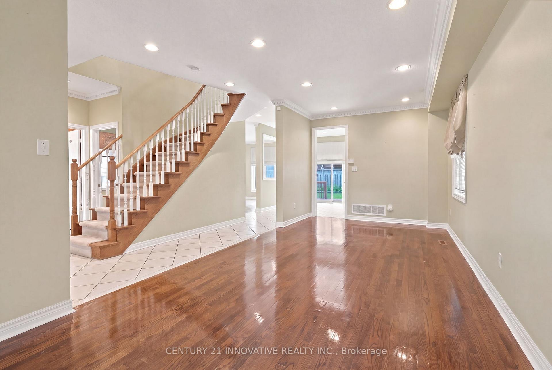 Photo 8 of 57 Avenida Street NE, Markham, Middlefield — HOMEH