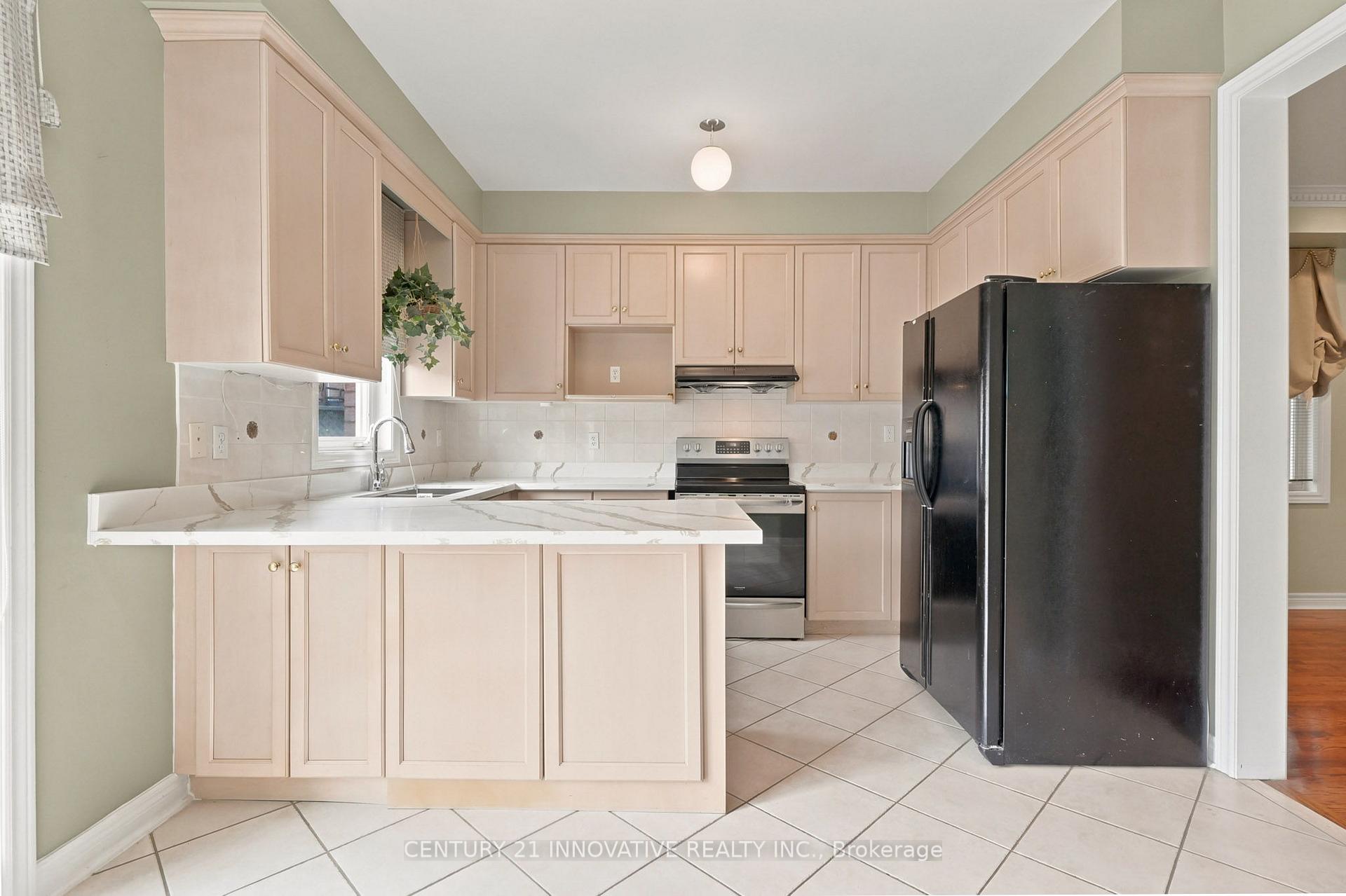 Photo 10 of 57 Avenida Street NE, Markham, Middlefield — HOMEH