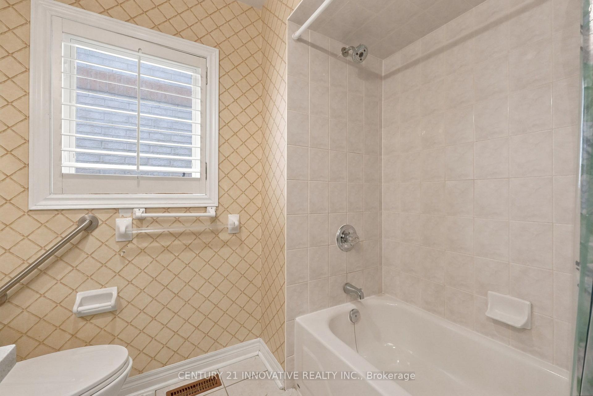 Photo 27 of 57 Avenida Street NE, Markham, Middlefield — HOMEH