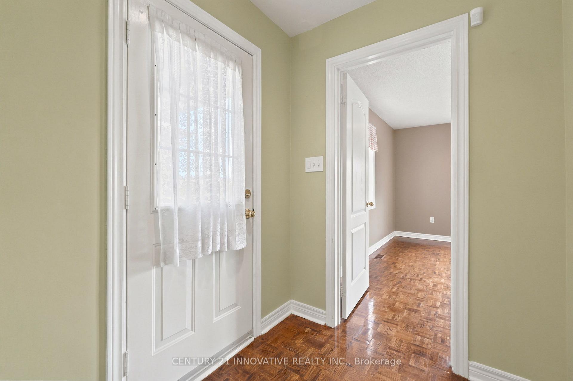 Photo 32 of 57 Avenida Street NE, Markham, Middlefield — HOMEH