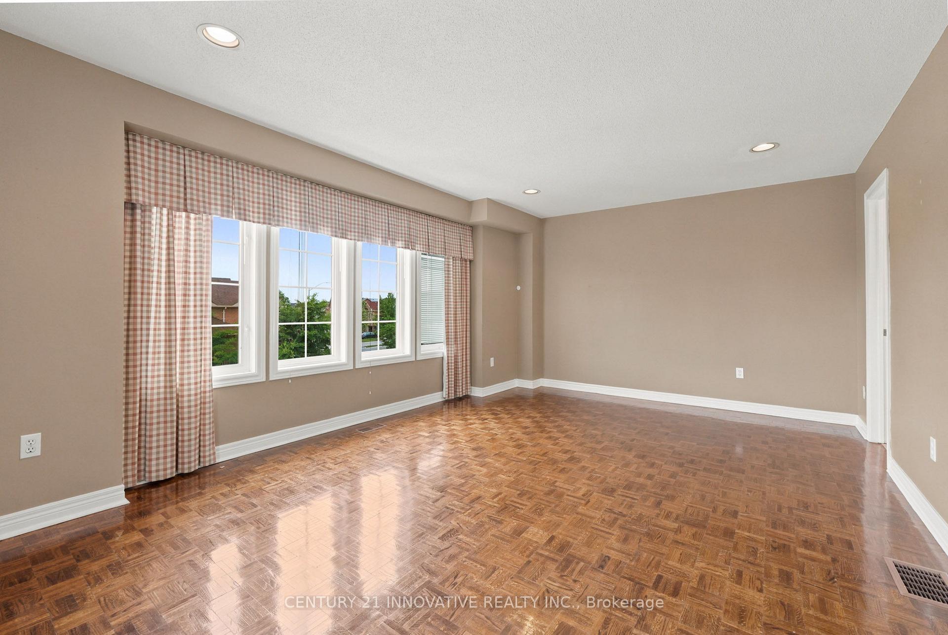 Photo 34 of 57 Avenida Street NE, Markham, Middlefield — HOMEH
