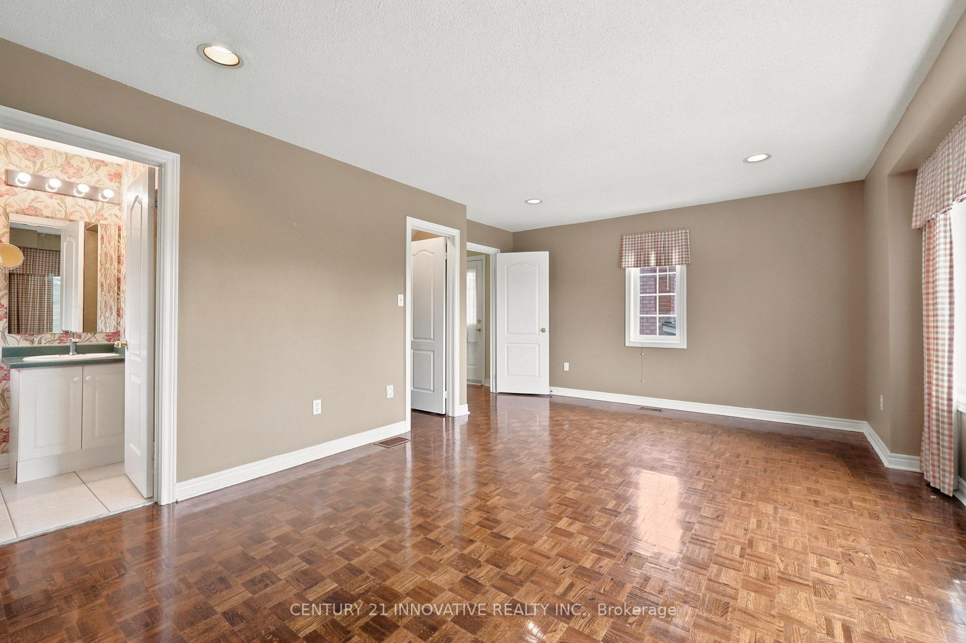Photo 36 of 57 Avenida Street NE, Markham, Middlefield — HOMEH
