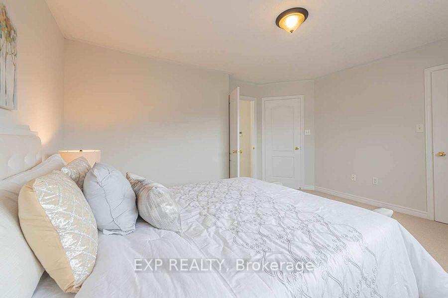 Photo 14 of 8 Rampart Crescent, Whitby, Williamsburg — HOMEH