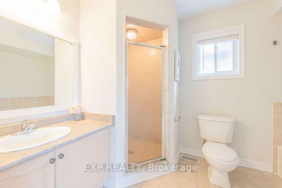 Photo 15 of 8 Rampart Crescent, Whitby, Williamsburg — HOMEH