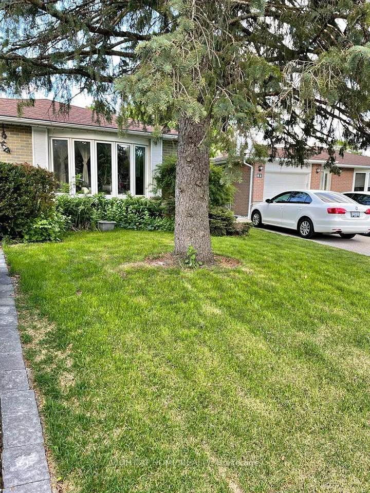 Photo 1 of 39 Devins Drive, Aurora, Aurora Heights — HOMEH
