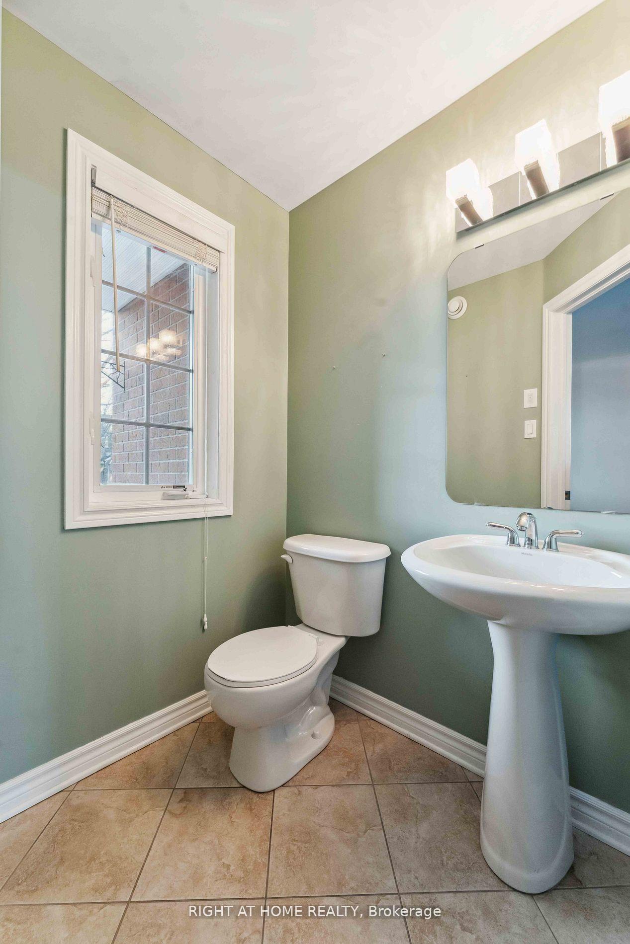 Photo 3 of 130 Tandalee Crescent, Ottawa, Kanata - Bridlewood — HOMEH