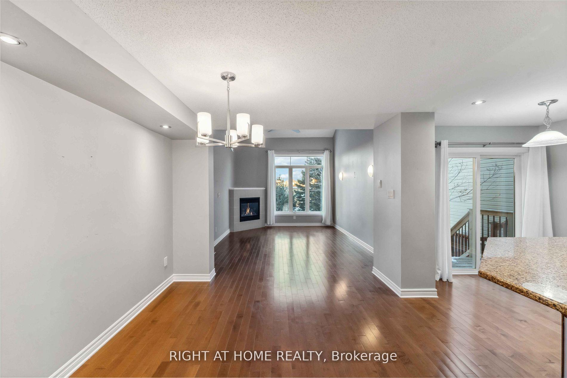 Photo 8 of 130 Tandalee Crescent, Ottawa, Kanata - Bridlewood — HOMEH