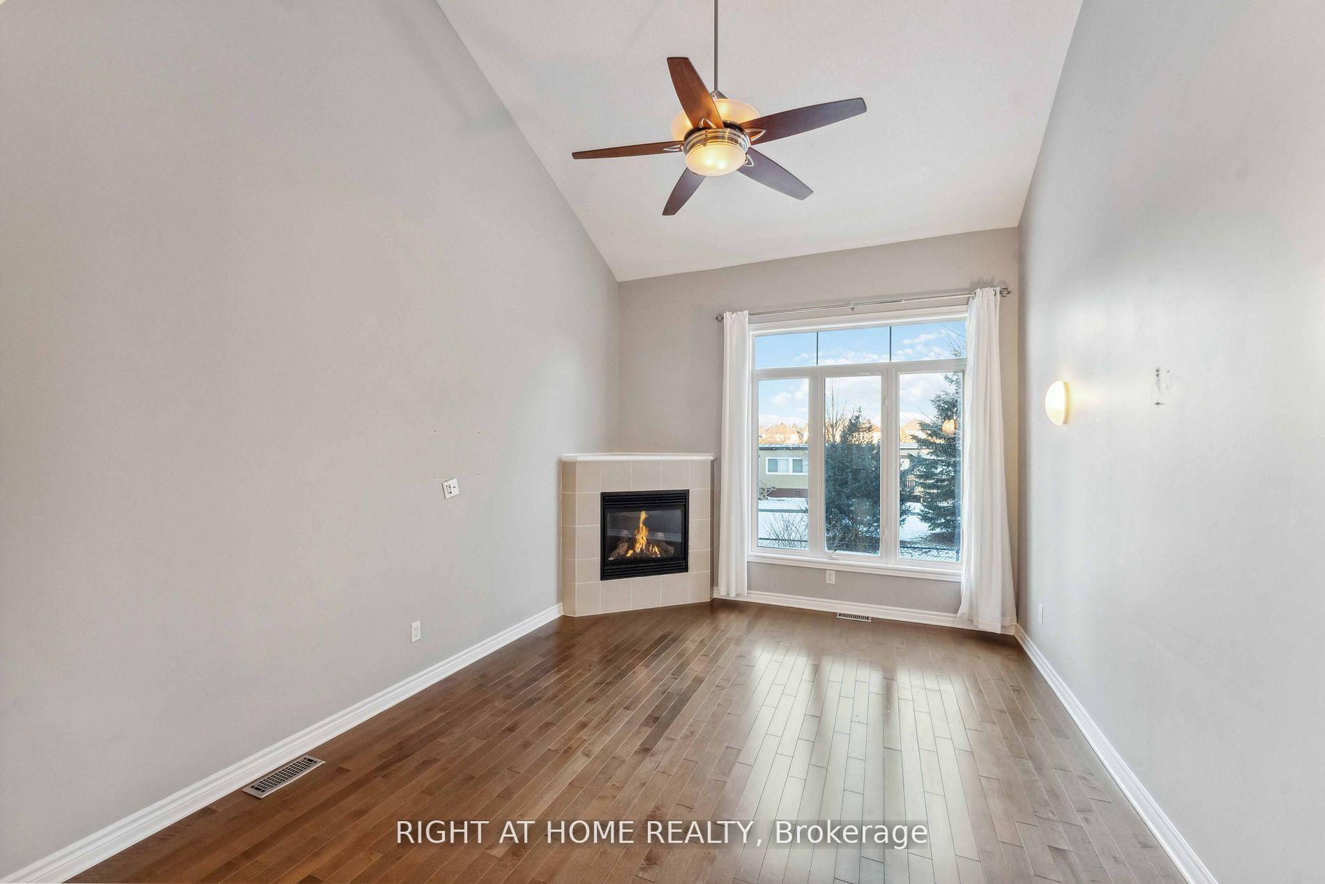 Photo 9 of 130 Tandalee Crescent, Ottawa, Kanata - Bridlewood — HOMEH