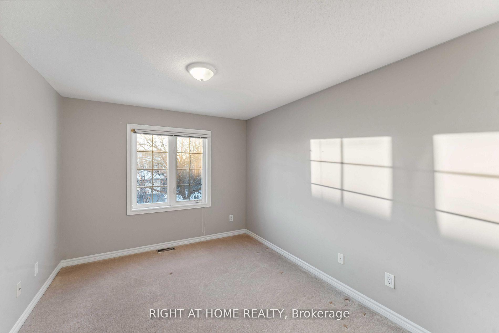 Photo 19 of 130 Tandalee Crescent, Ottawa, Kanata - Bridlewood — HOMEH