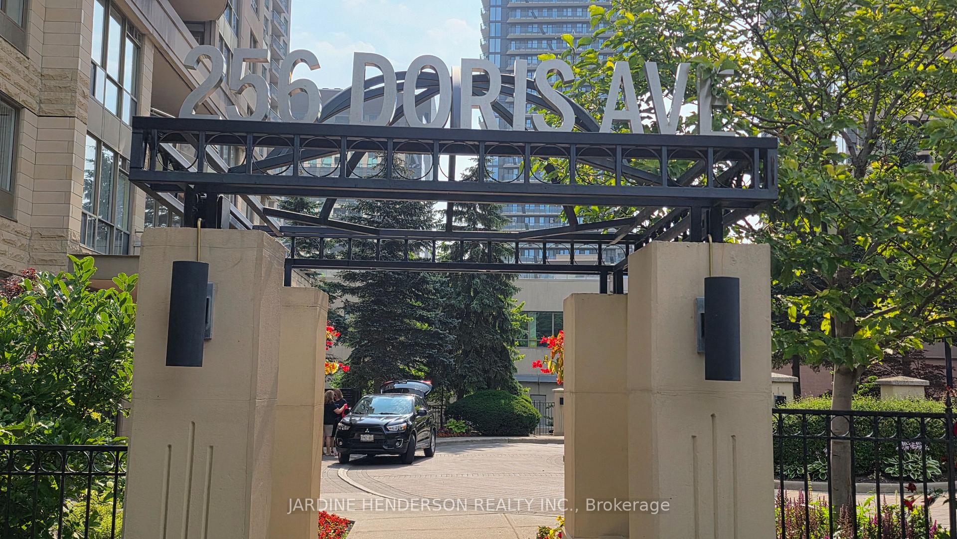 Photo 2 of 256 Doris Avenue, North York, Willowdale East — HOMEH