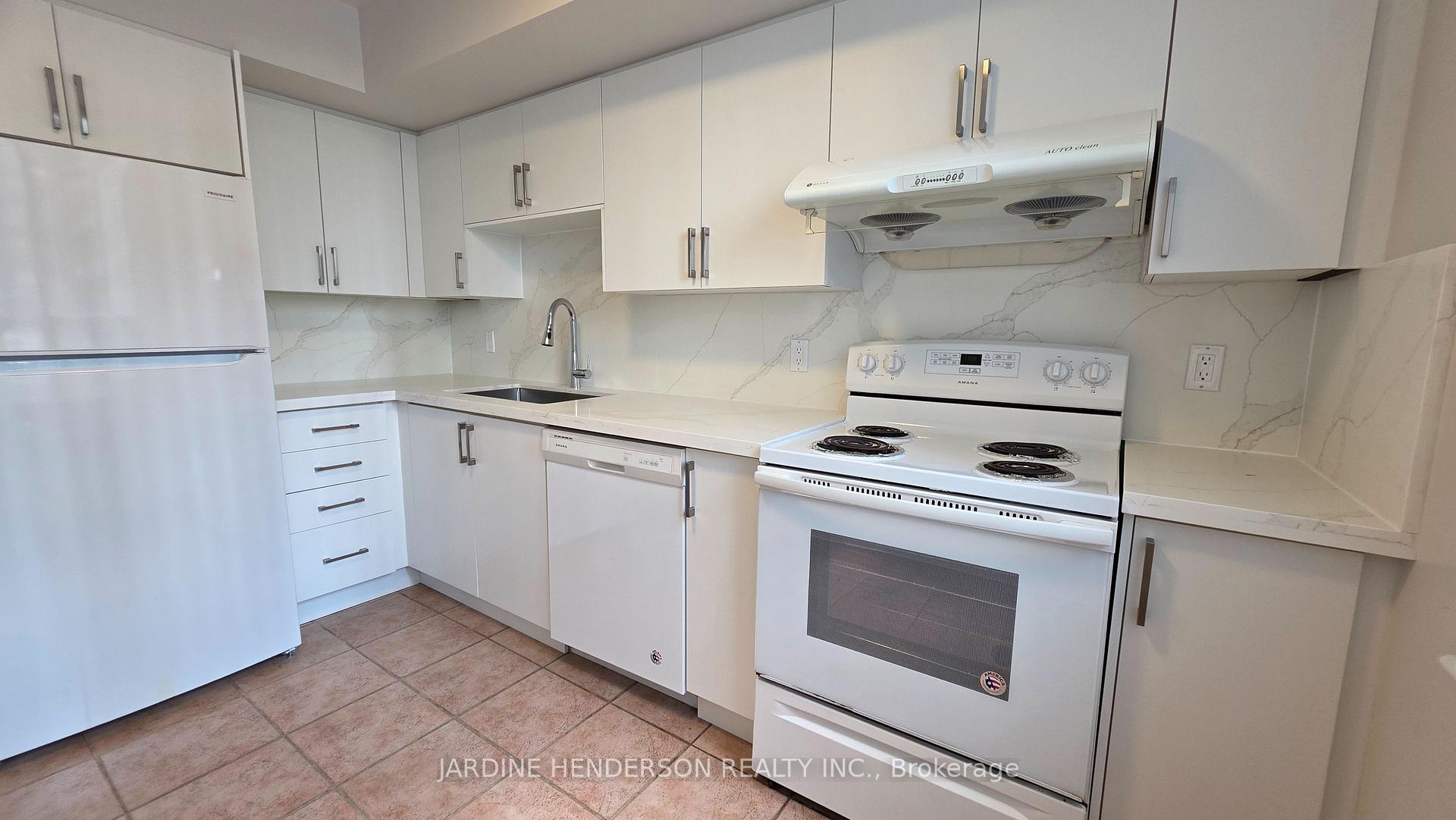 Photo 12 of 256 Doris Avenue, North York, Willowdale East — HOMEH