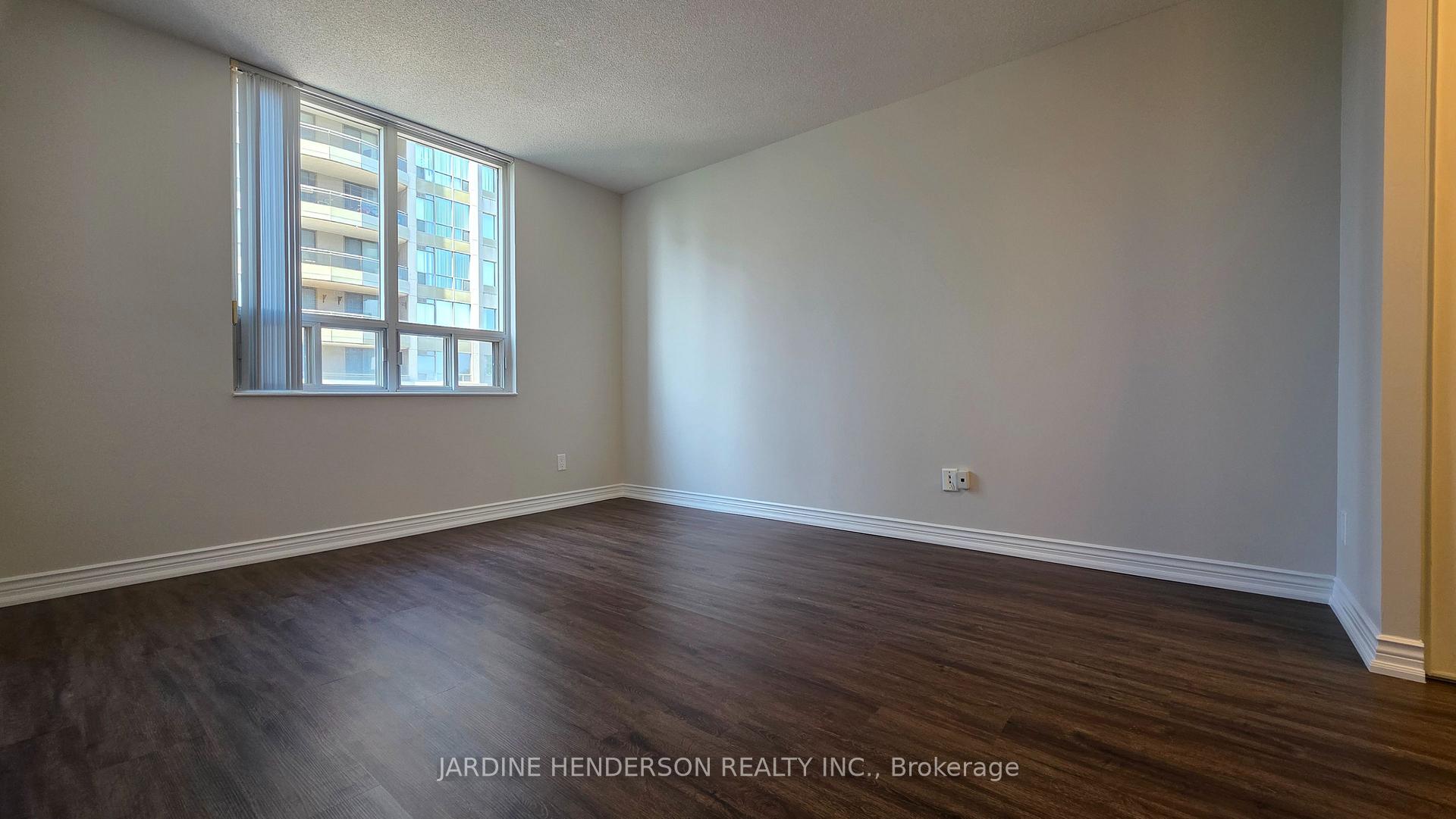 Photo 14 of 256 Doris Avenue, North York, Willowdale East — HOMEH